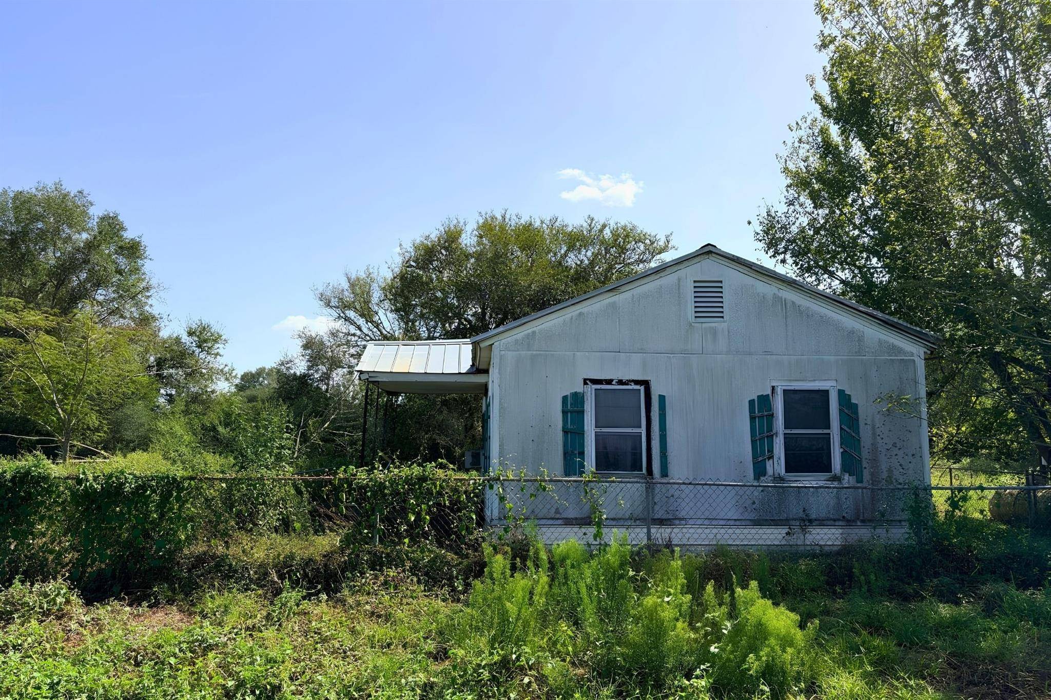 113 Krchnak RD, La Grange, TX 78945