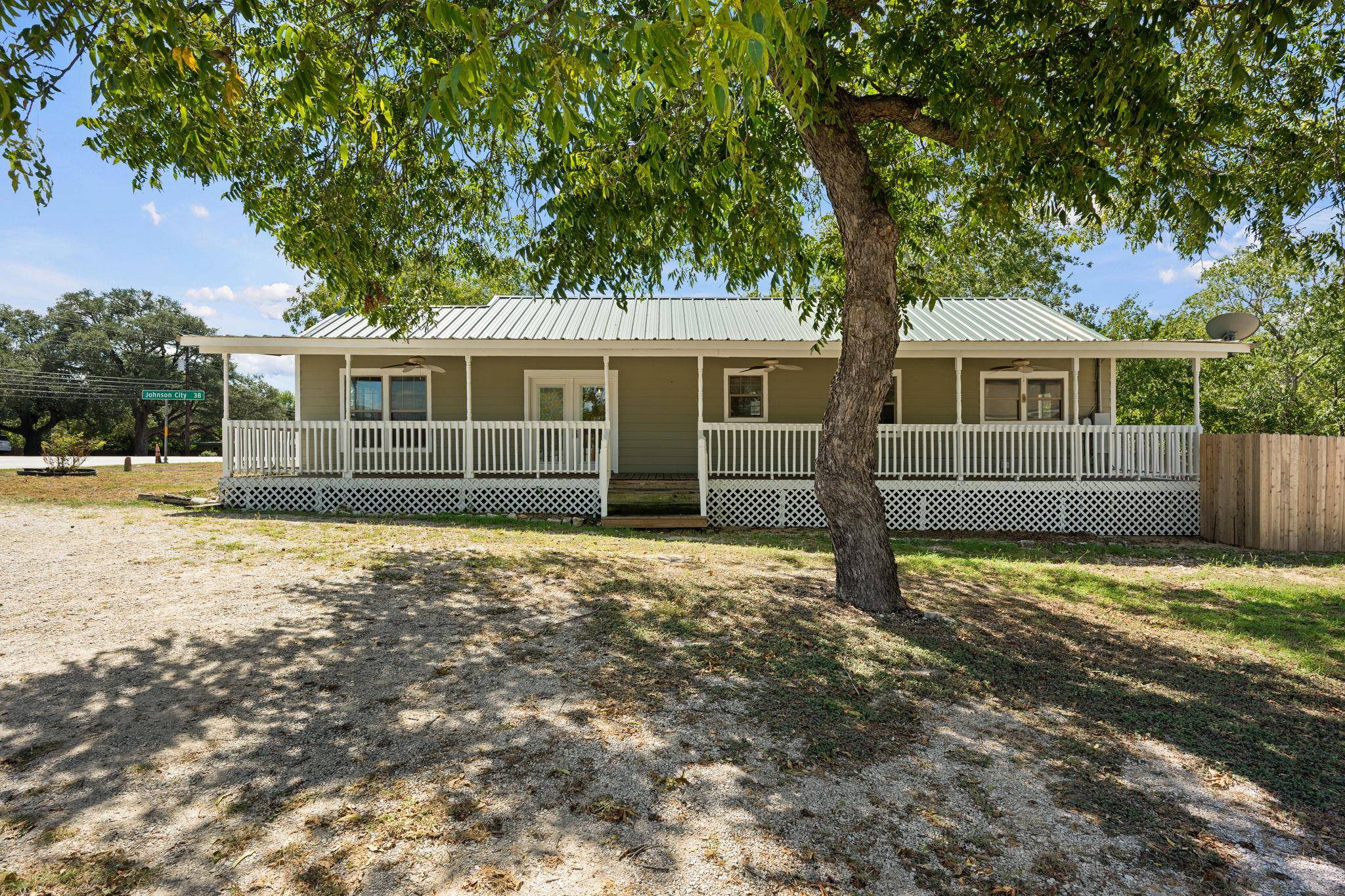 808 N Water ST, Burnet, TX 78611