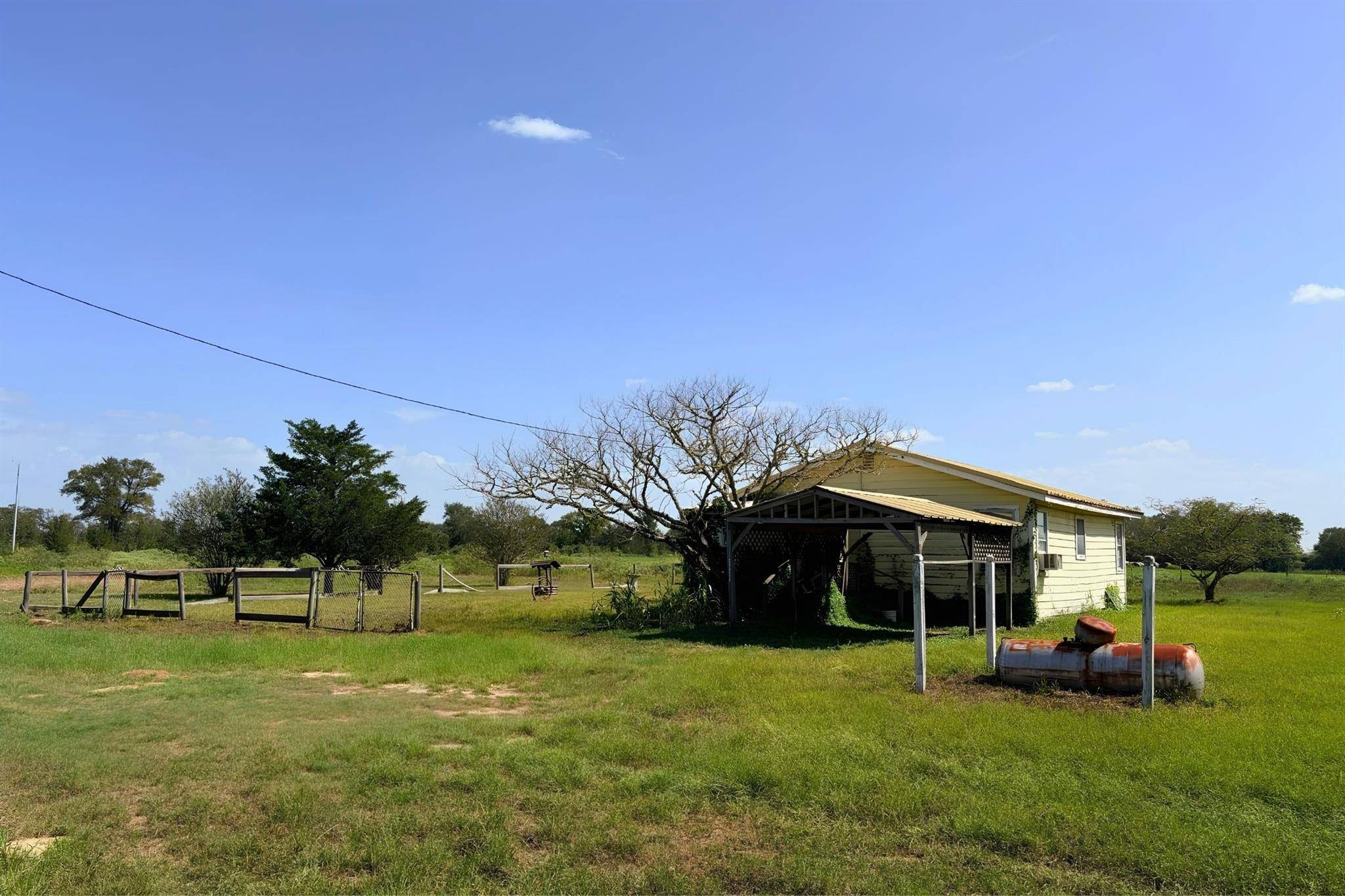 143 Krchnak RD, La Grange, TX 78945