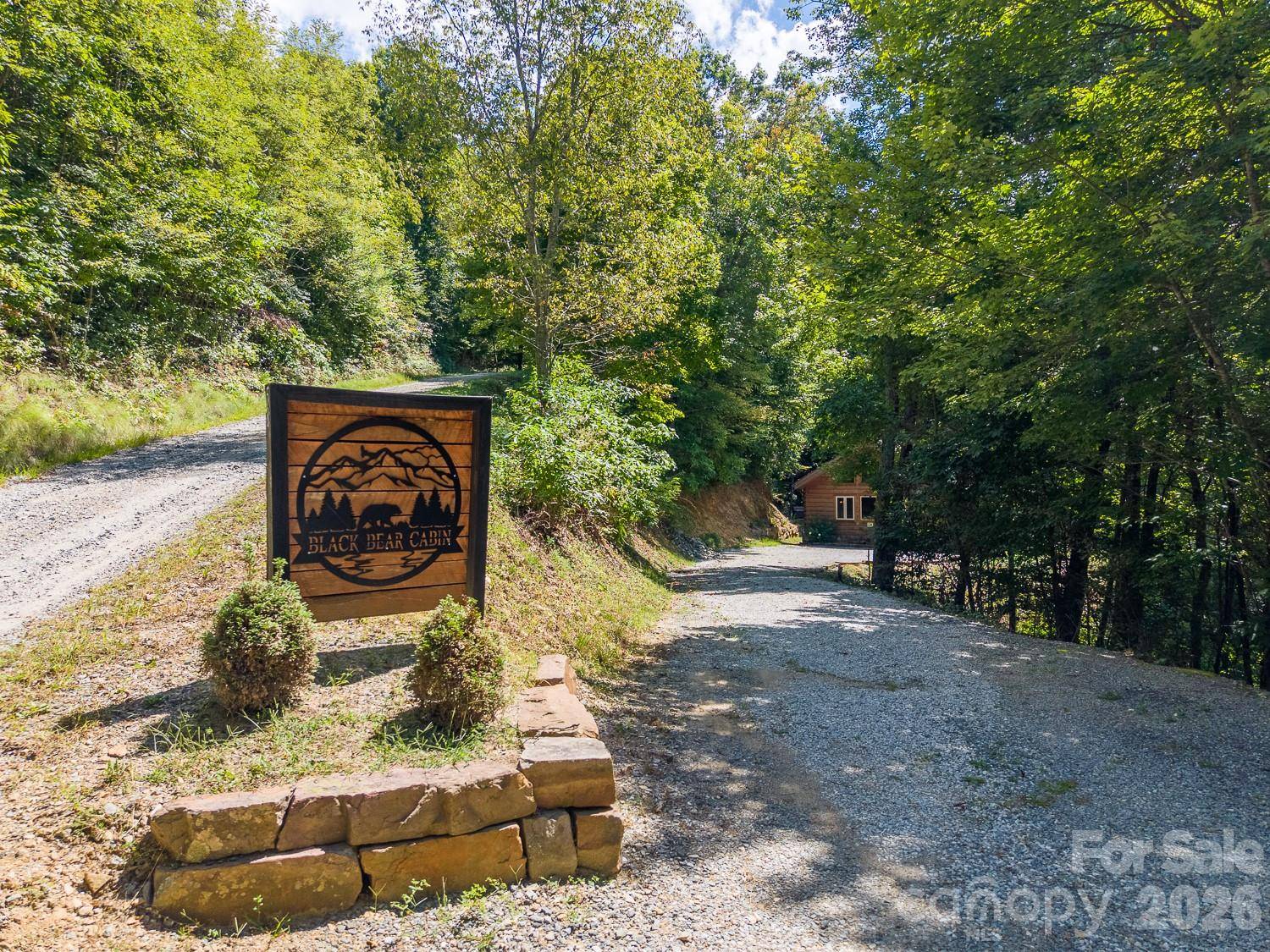 58 Indianola LN, Bryson City, NC 28713