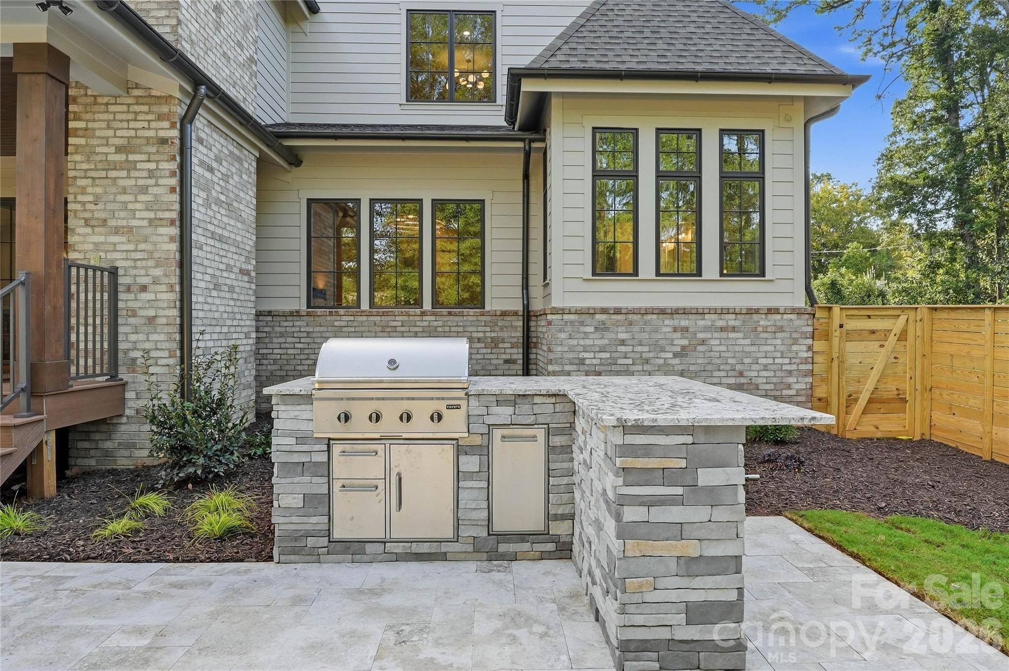 617 Shelton ST, Charlotte, NC 28270
