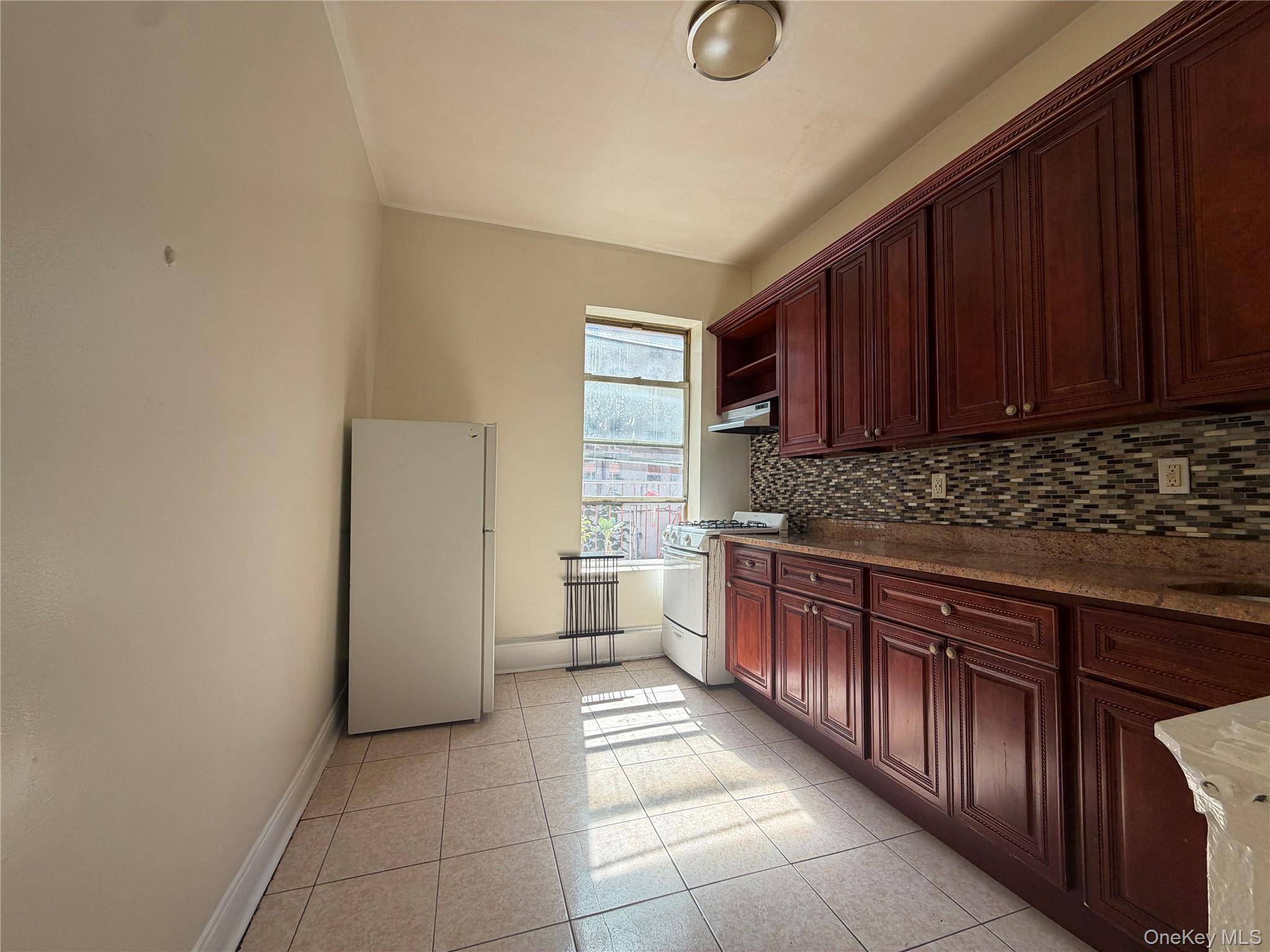 50 Main ST #4R, Yonkers, NY 10701