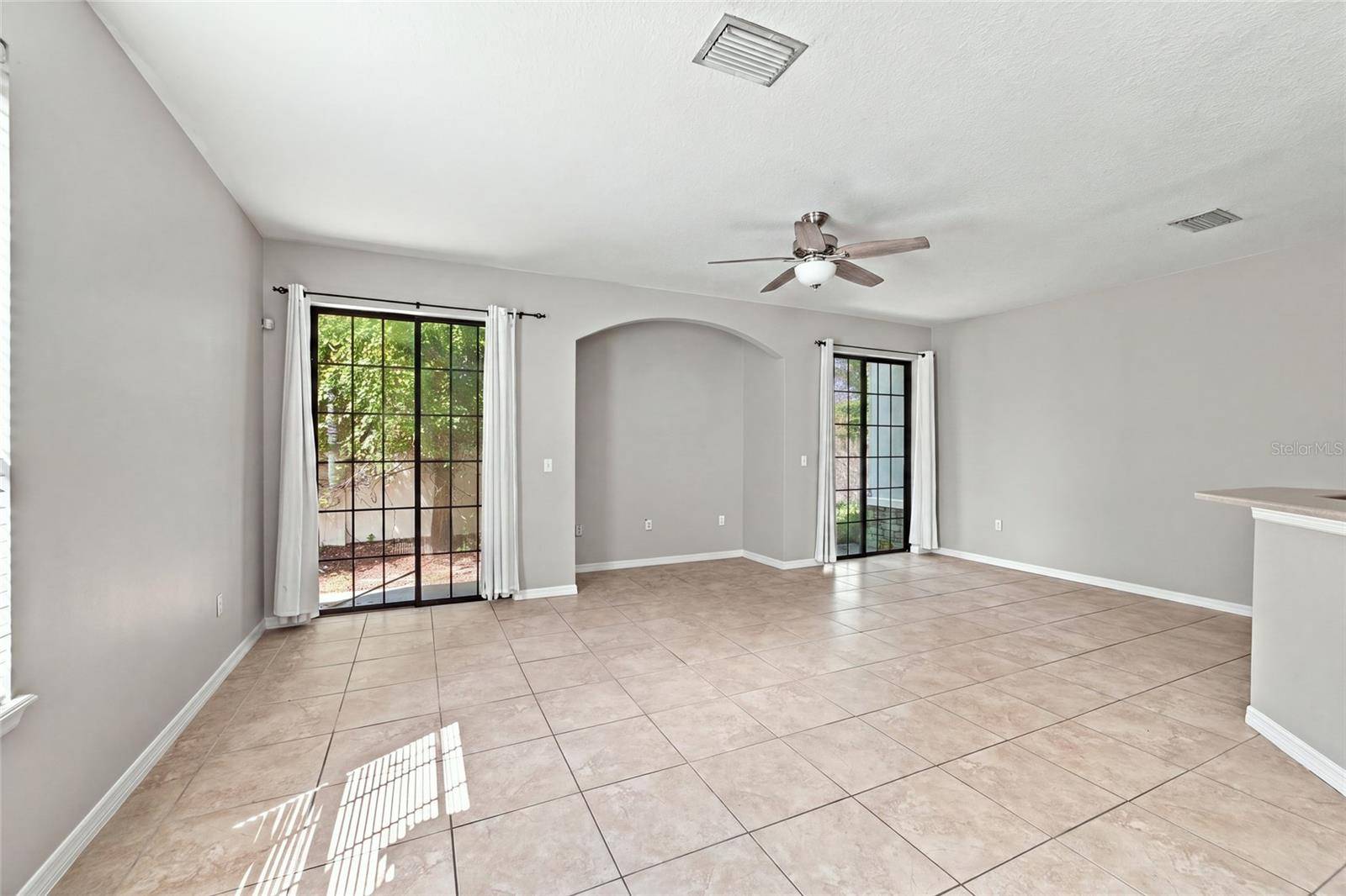 5519 KINGLETHILL DR, Lithia, FL 33547