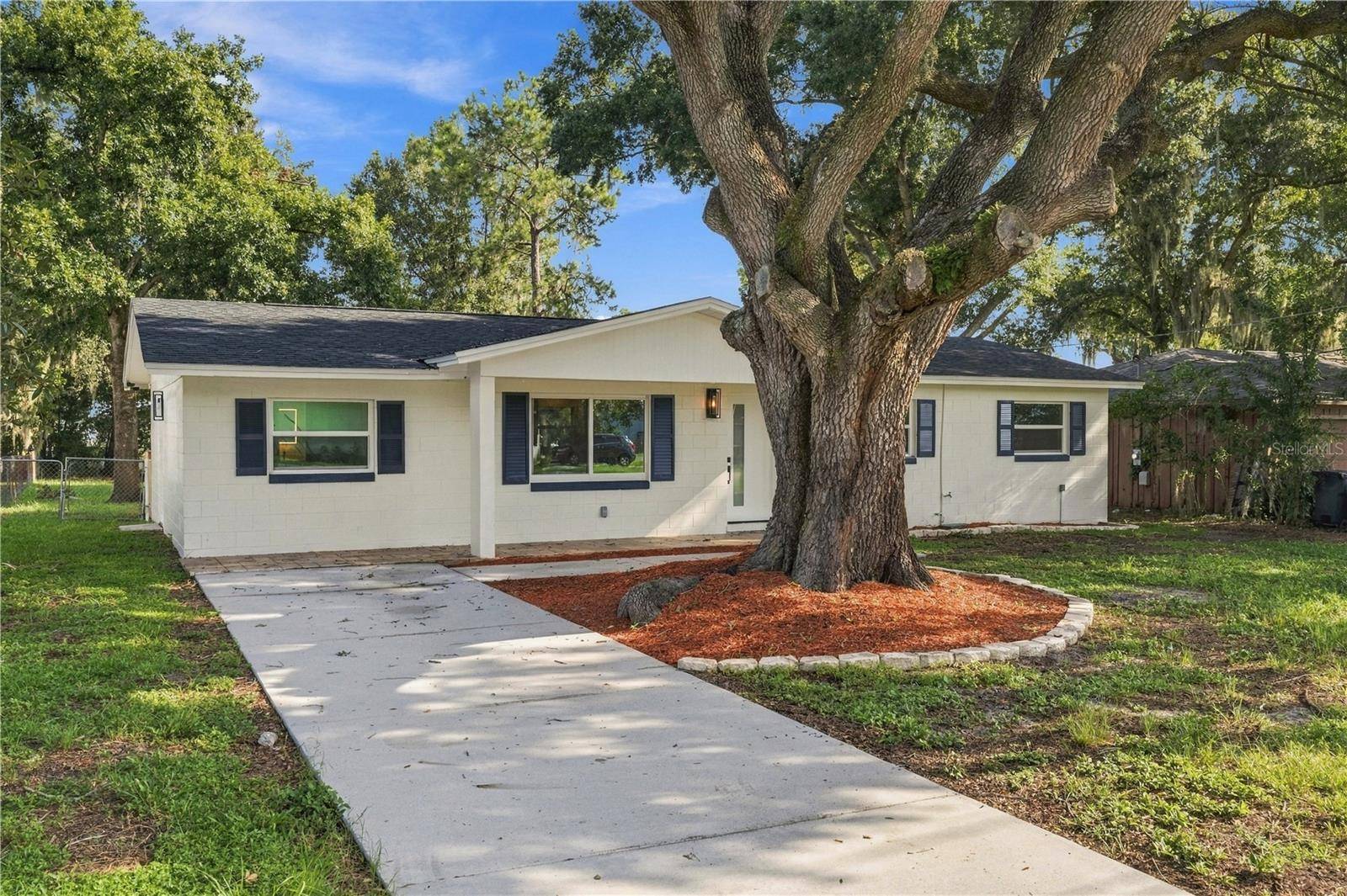 106 BISHOP ST, Auburndale, FL 33823