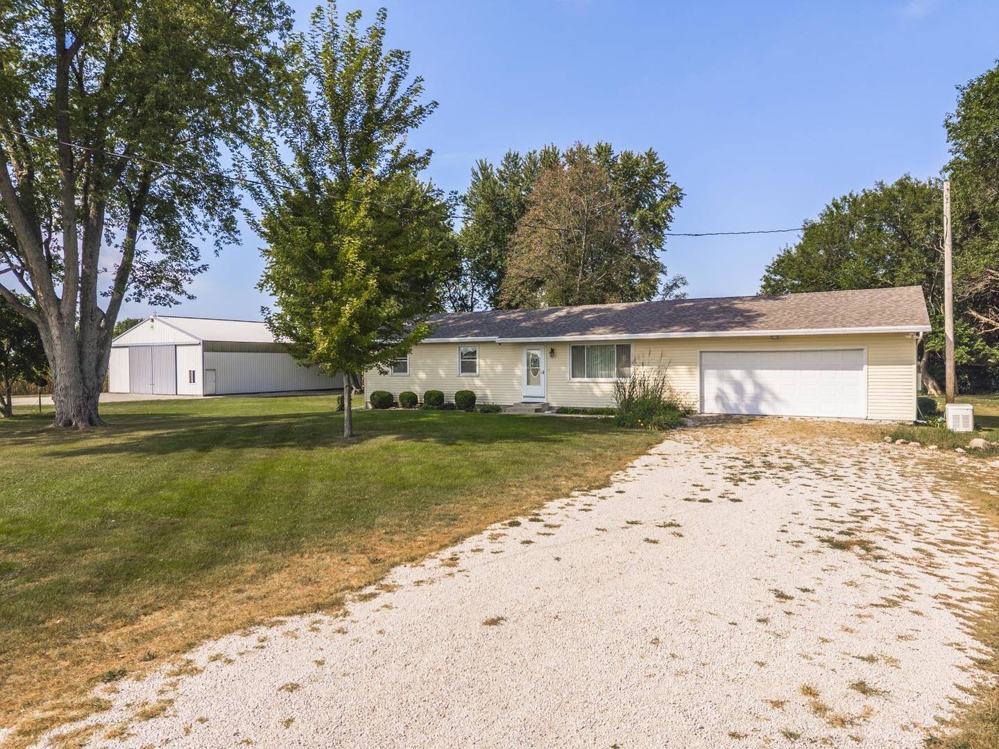 14235 N 1775 East RD, Pontiac, IL 61764