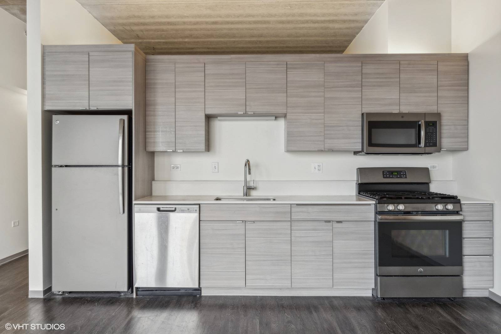 1920 N Milwaukee AVE #204, Chicago, IL 60647