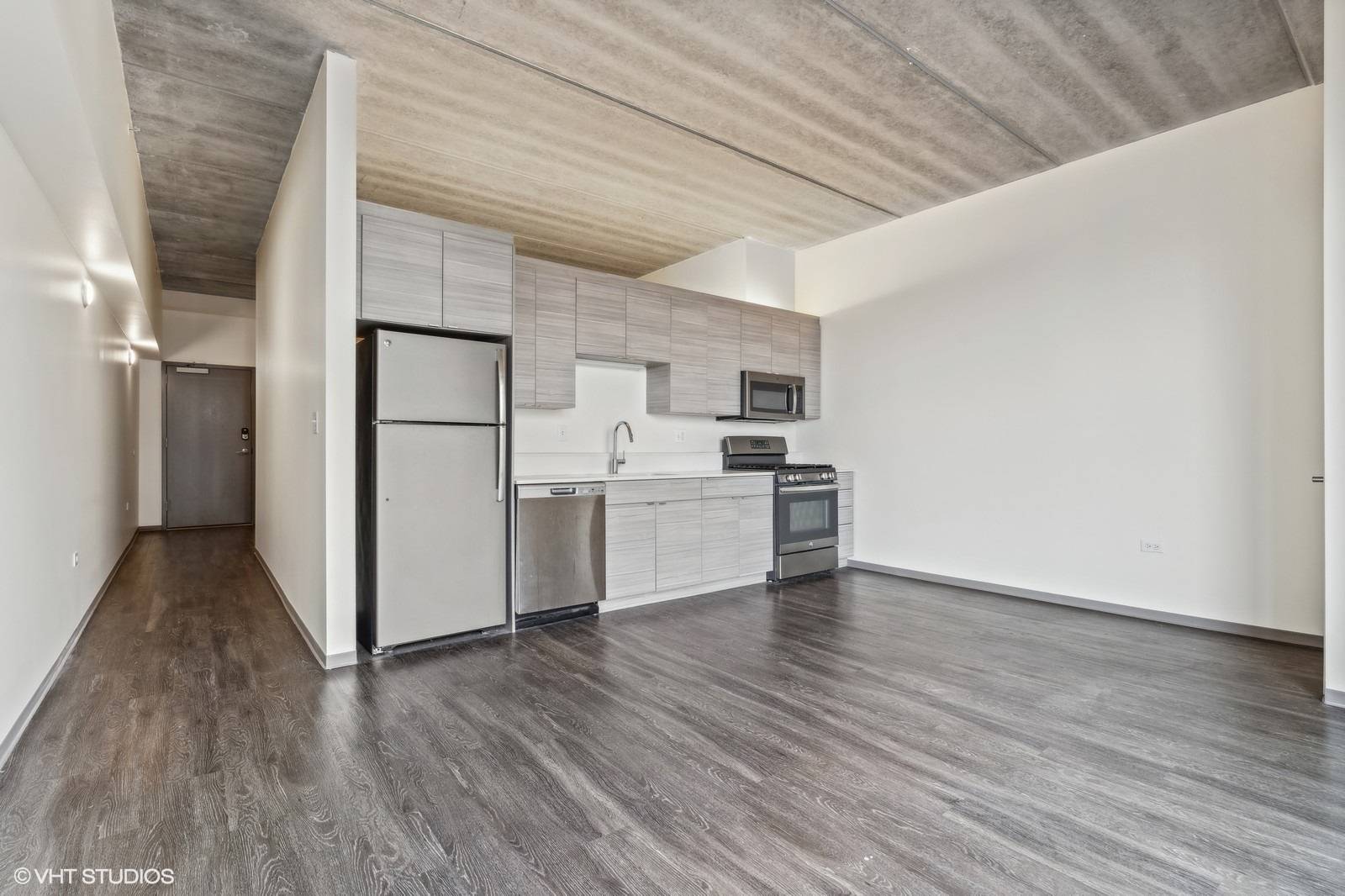 1920 N Milwaukee AVE #204, Chicago, IL 60647