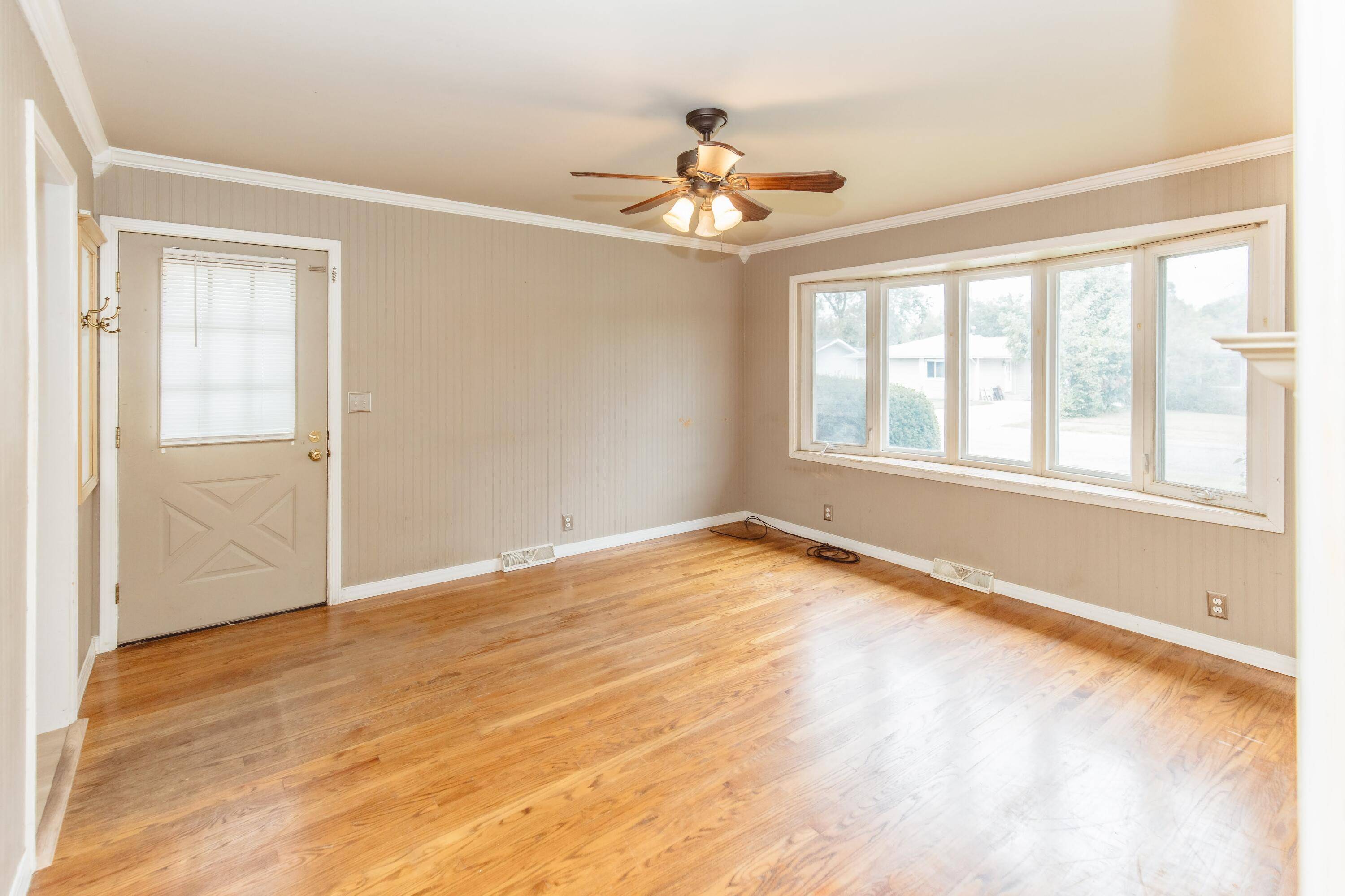 6286 California Street, Hobart, IN 46342
