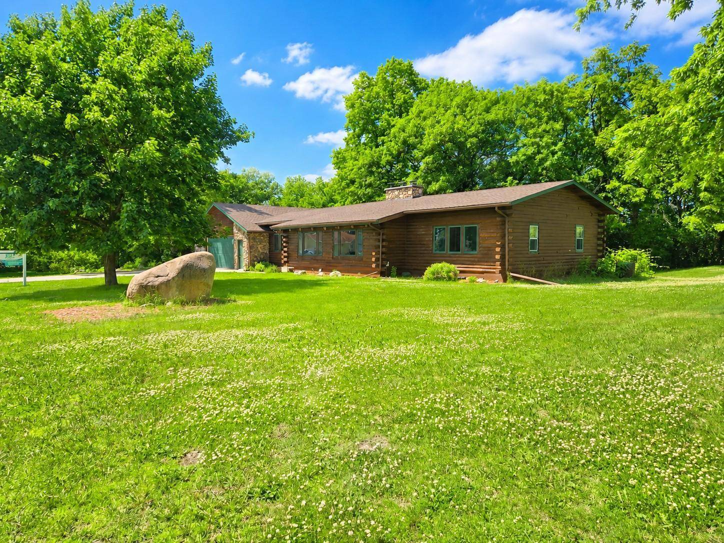 830 W Church ST, Belle Plaine, MN 56011