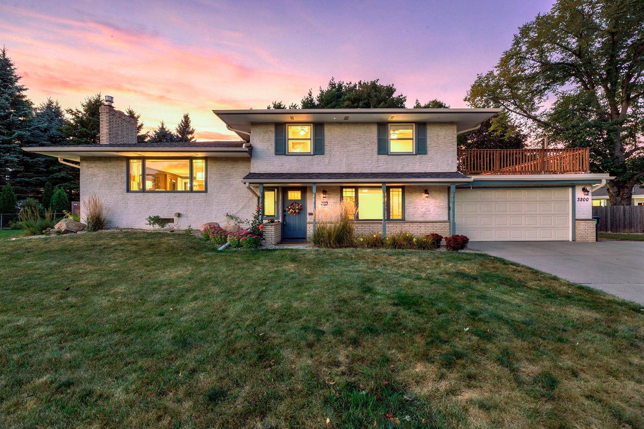 3200 Edward ST NE, Saint Anthony, MN 55418