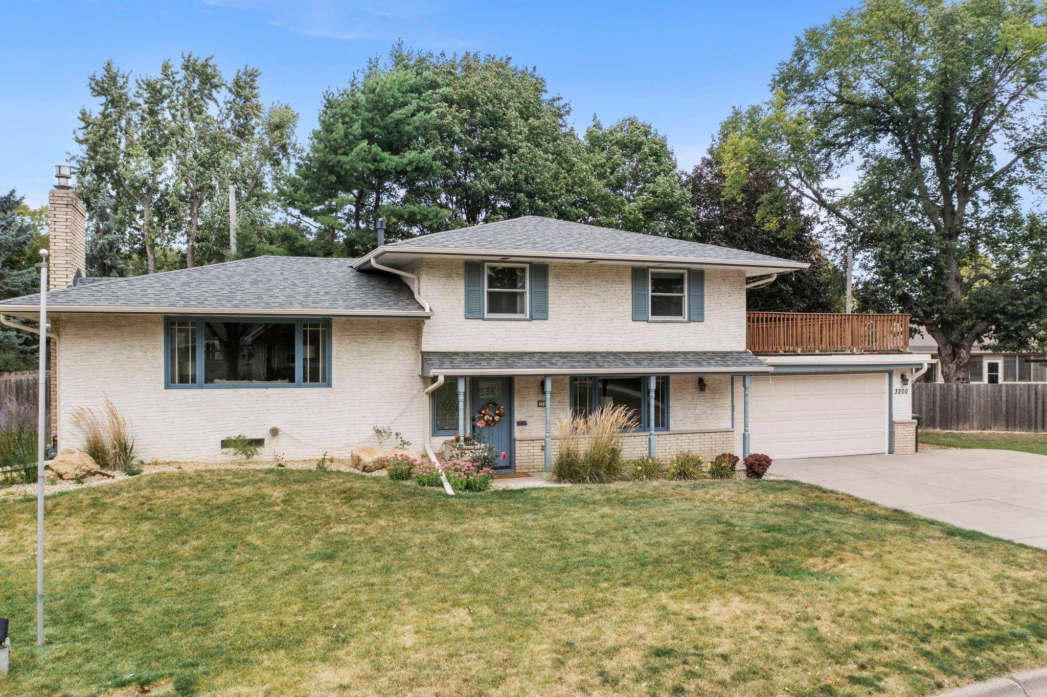 3200 Edward ST NE, Saint Anthony, MN 55418