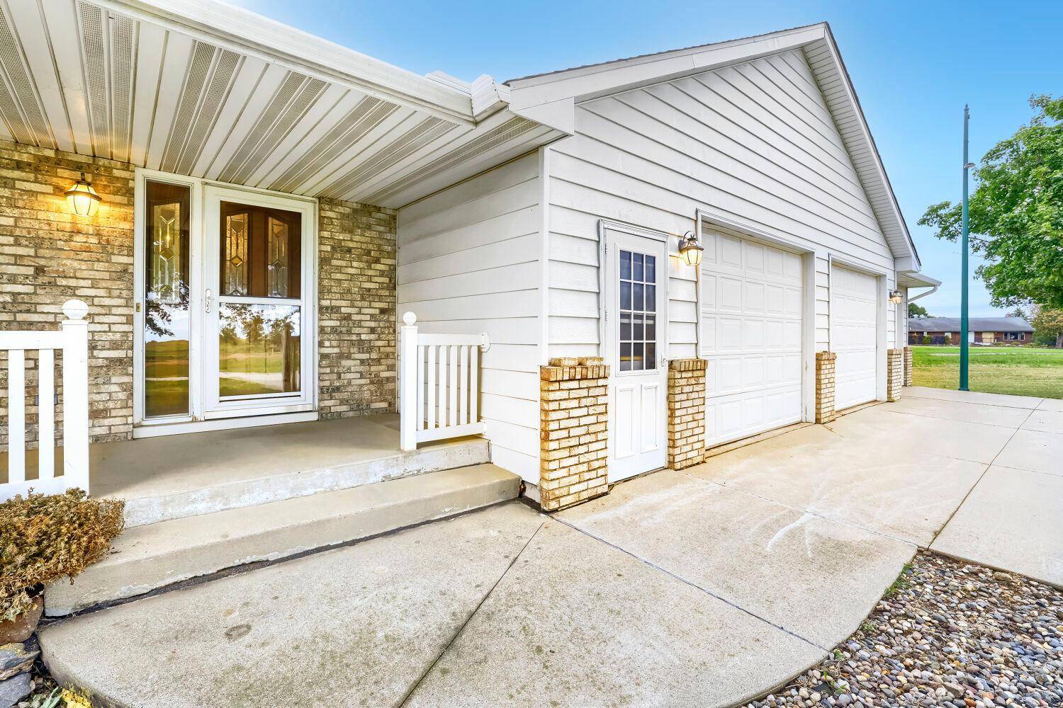 7030 Dahlgren RD, Chaska, MN 55318
