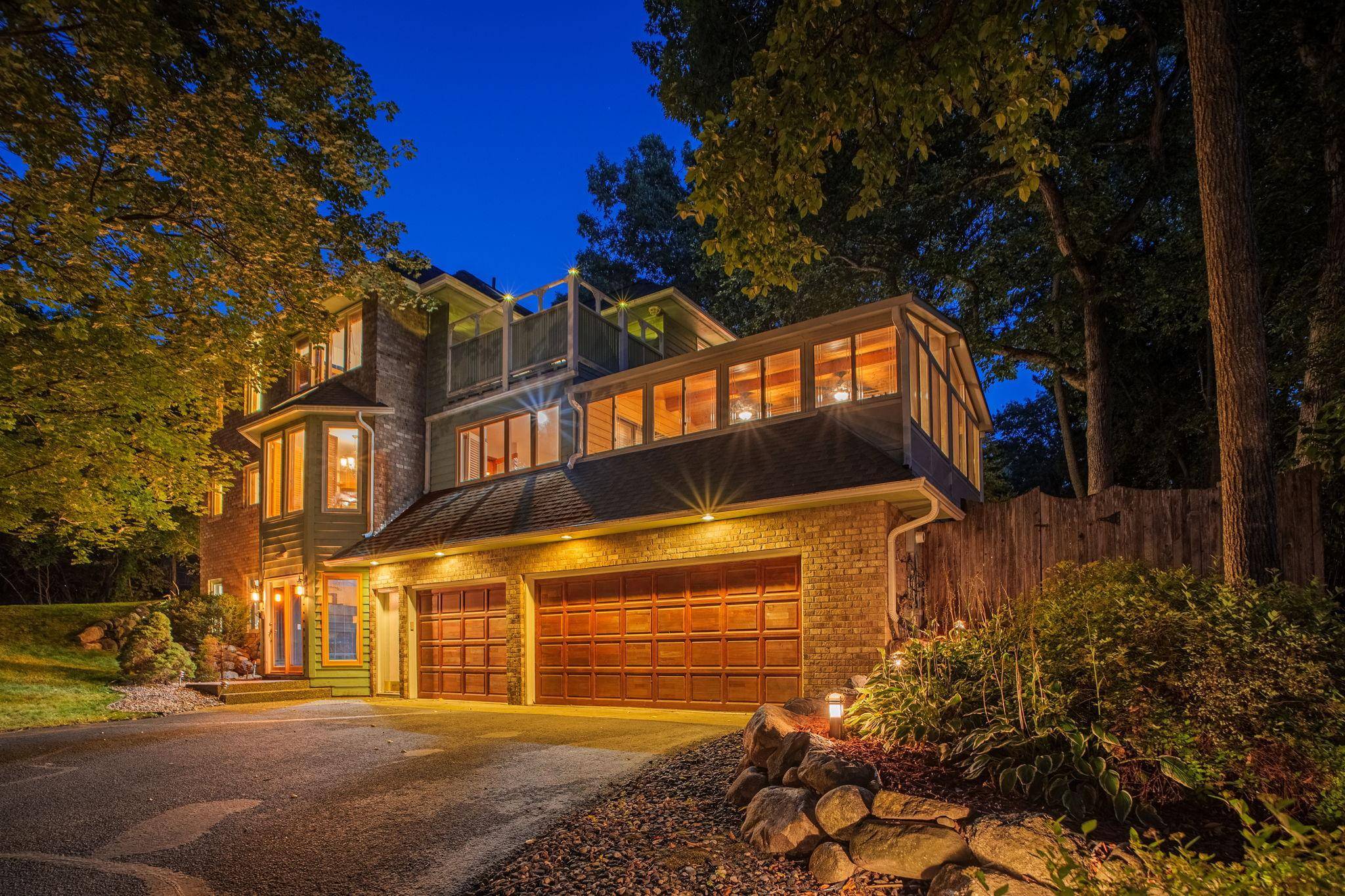4166 Heatherton PL, Minnetonka, MN 55345