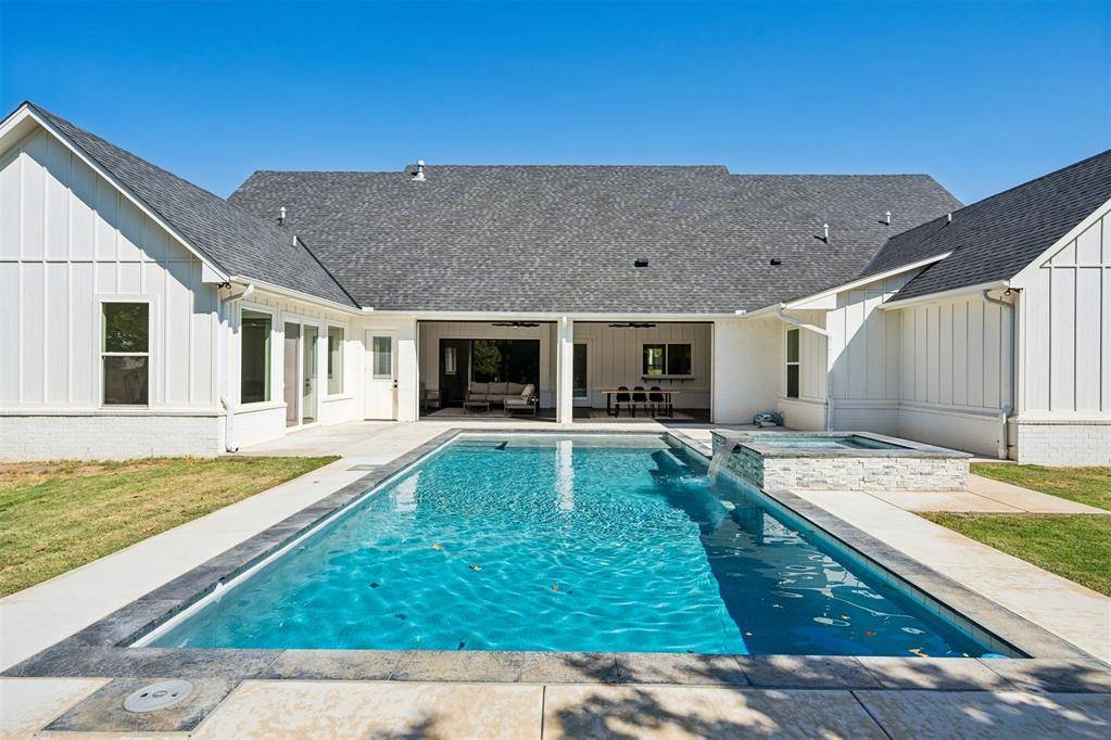 330 Old Farm RD, Edmond, OK 73034