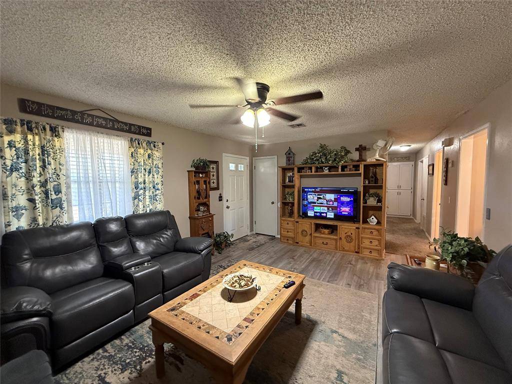 327 S McClure AVE, Pauls Valley, OK 73075