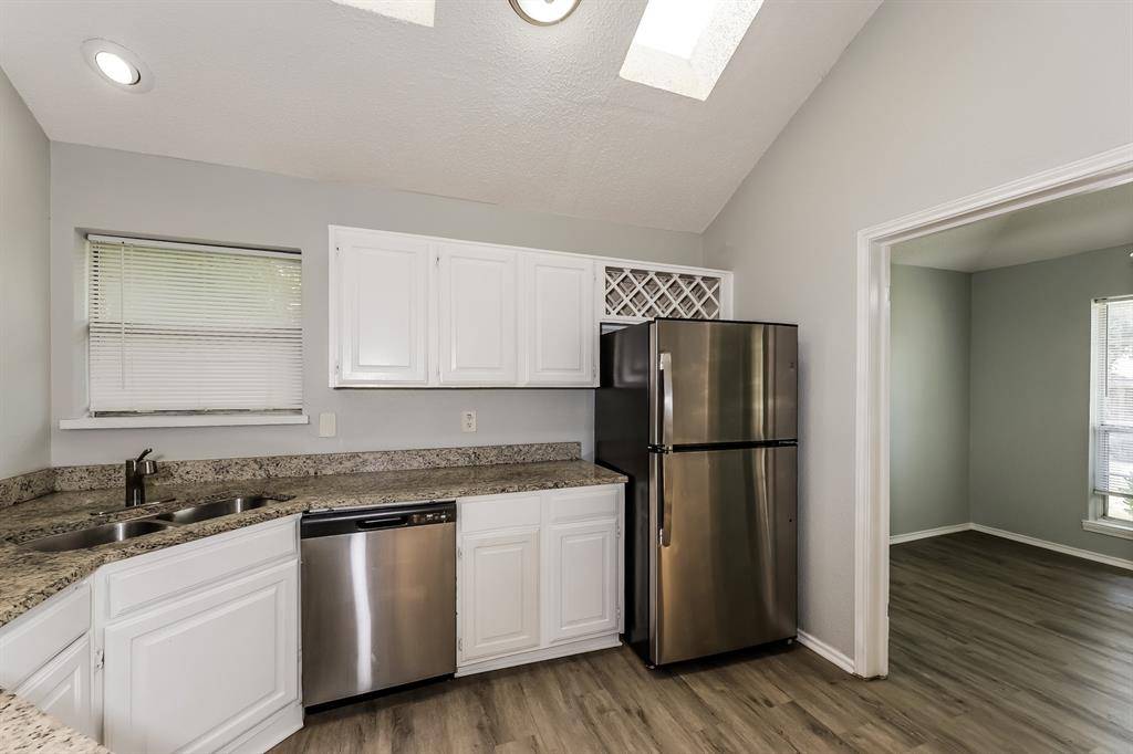 404 Derby Lane, Desoto, TX 75115