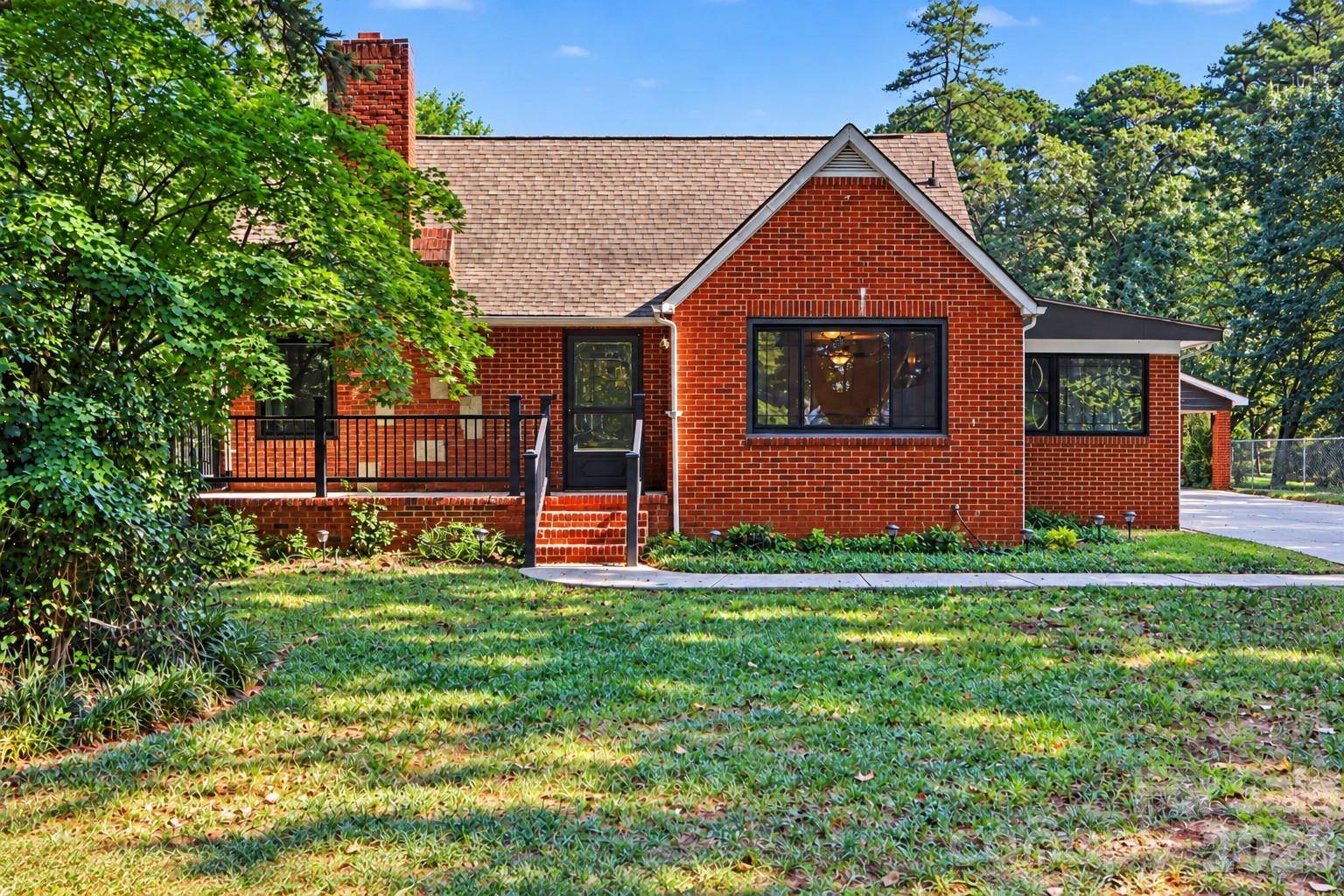 5528 Oak DR, Charlotte, NC 28216