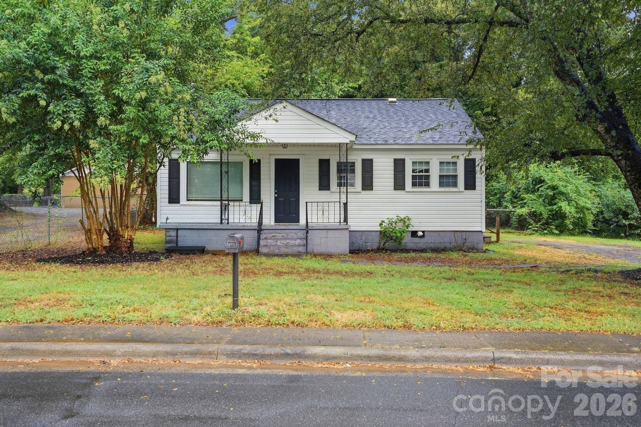 2955 Amay James AVE, Charlotte, NC 28208
