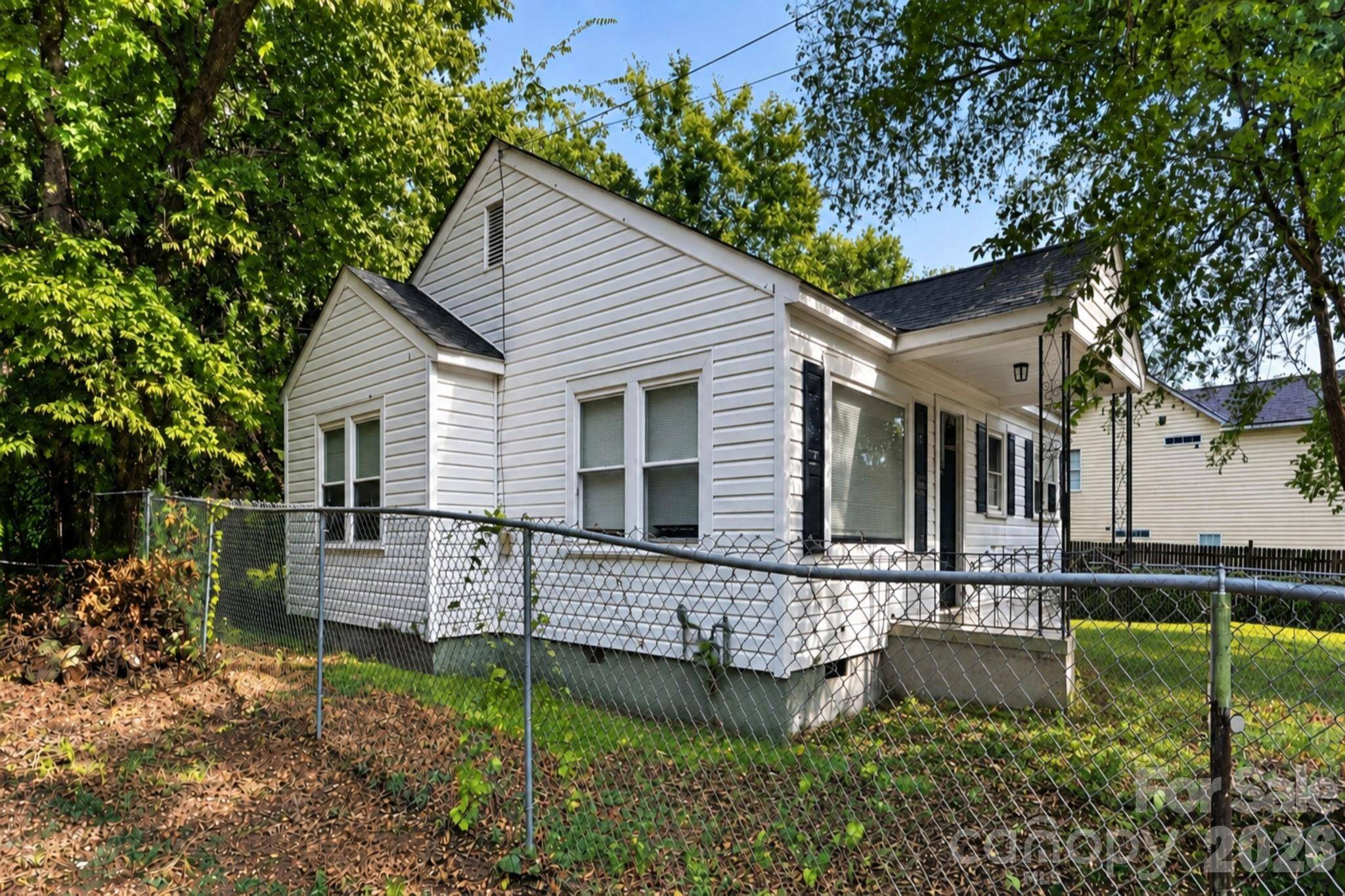 2955 Amay James AVE, Charlotte, NC 28208