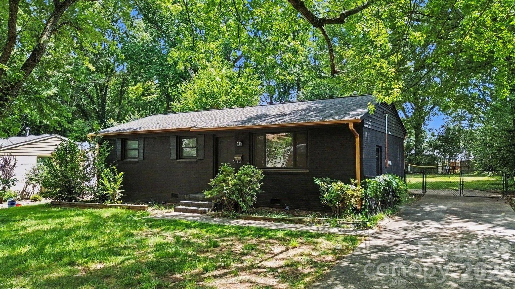 2616 Springway DR, Charlotte, NC 28205