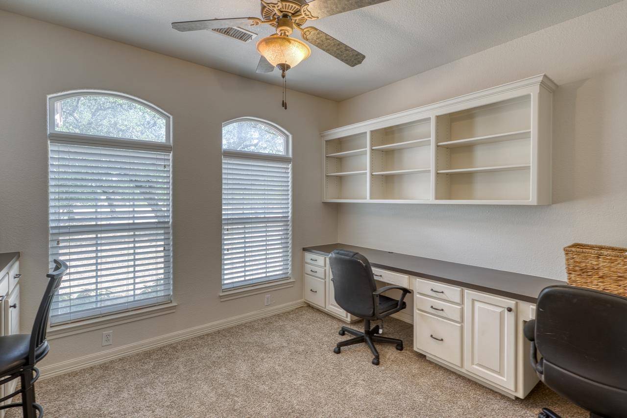 1050 Twisted Oak, Horseshoe Bay, TX 78657