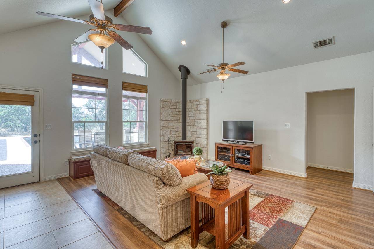 1050 Twisted Oak, Horseshoe Bay, TX 78657