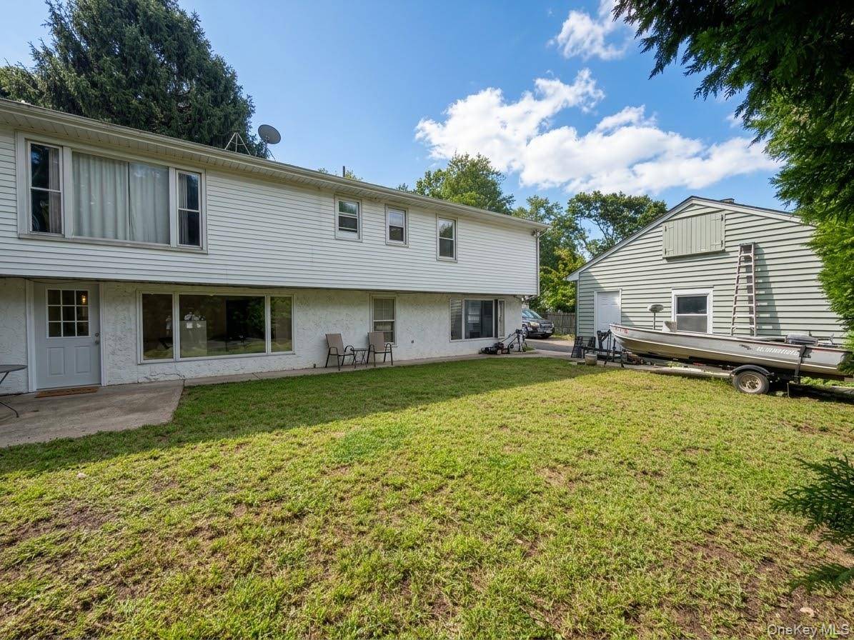 19 North LN, Glen Cove, NY 11542