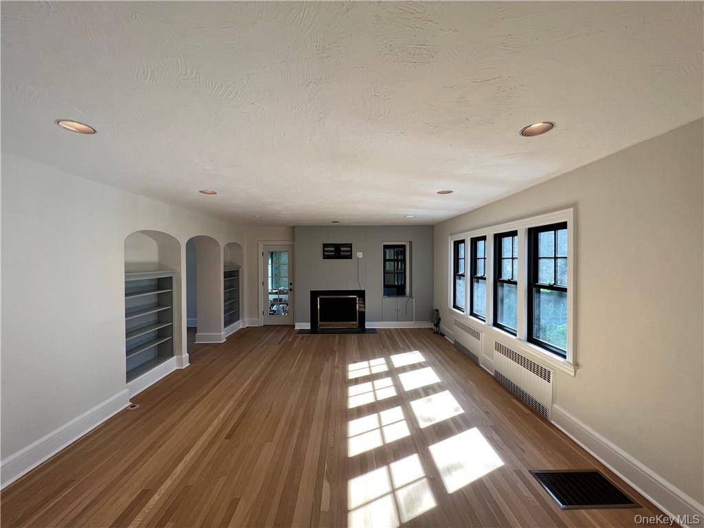 88 Hartsdale AVE, White Plains, NY 10605