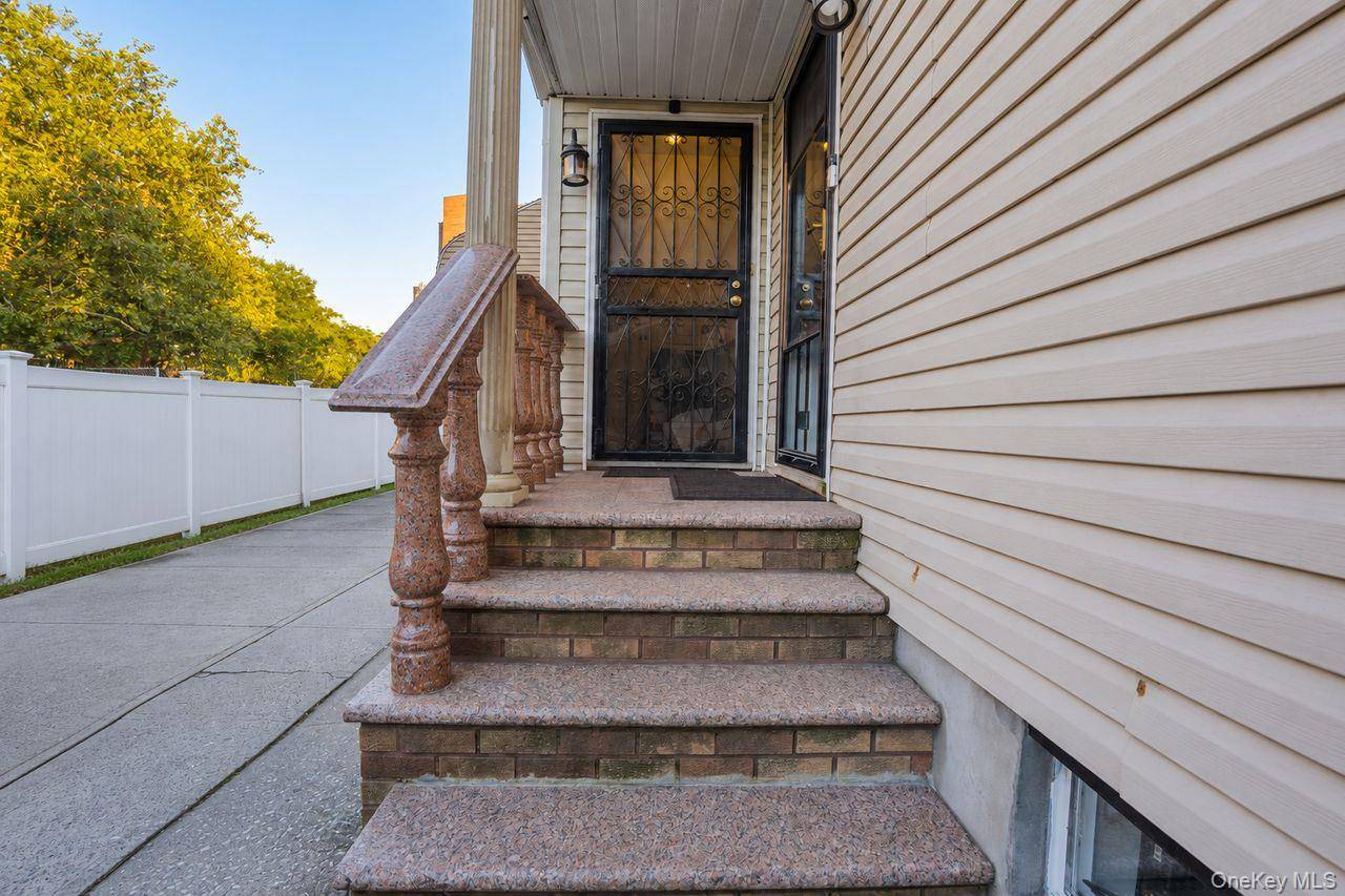 16504 Sayres AVE #2R, Jamaica, NY 11433