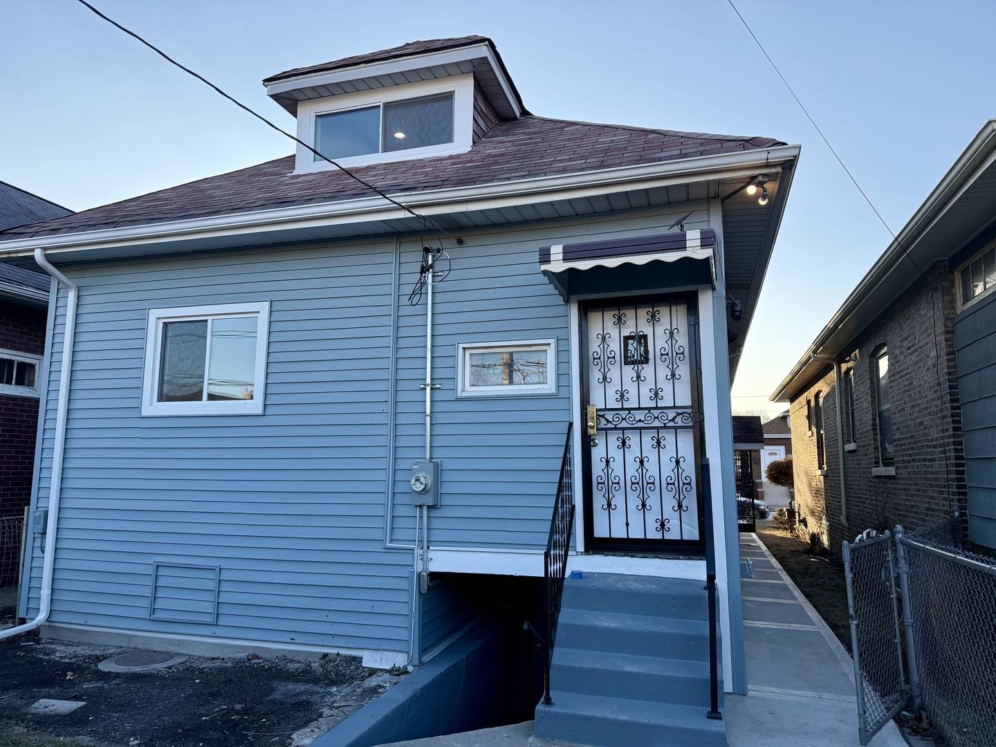 7945 S Perry AVE, Chicago, IL 60620