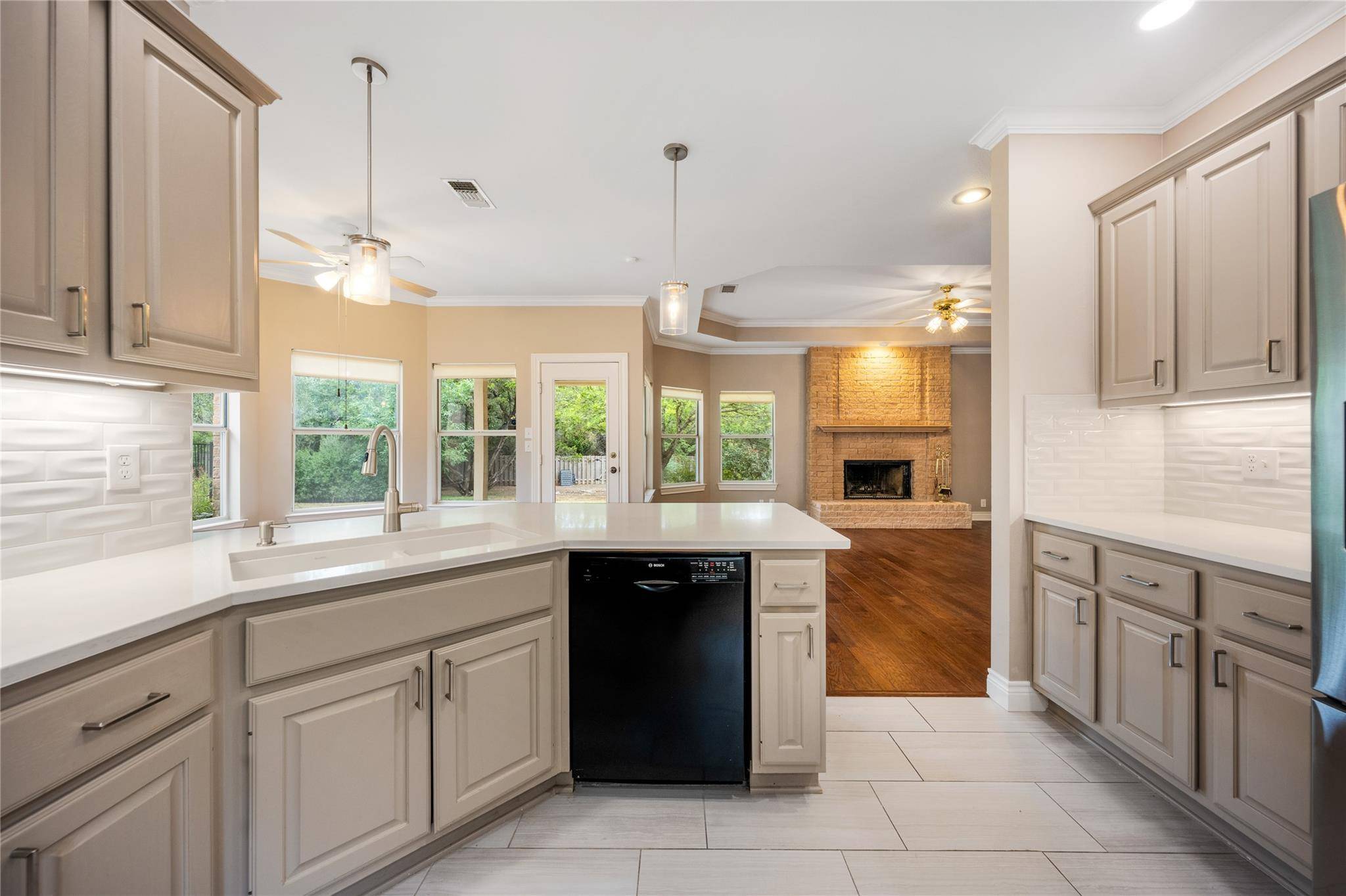 319 Copperleaf RD, Lakeway, TX 78734