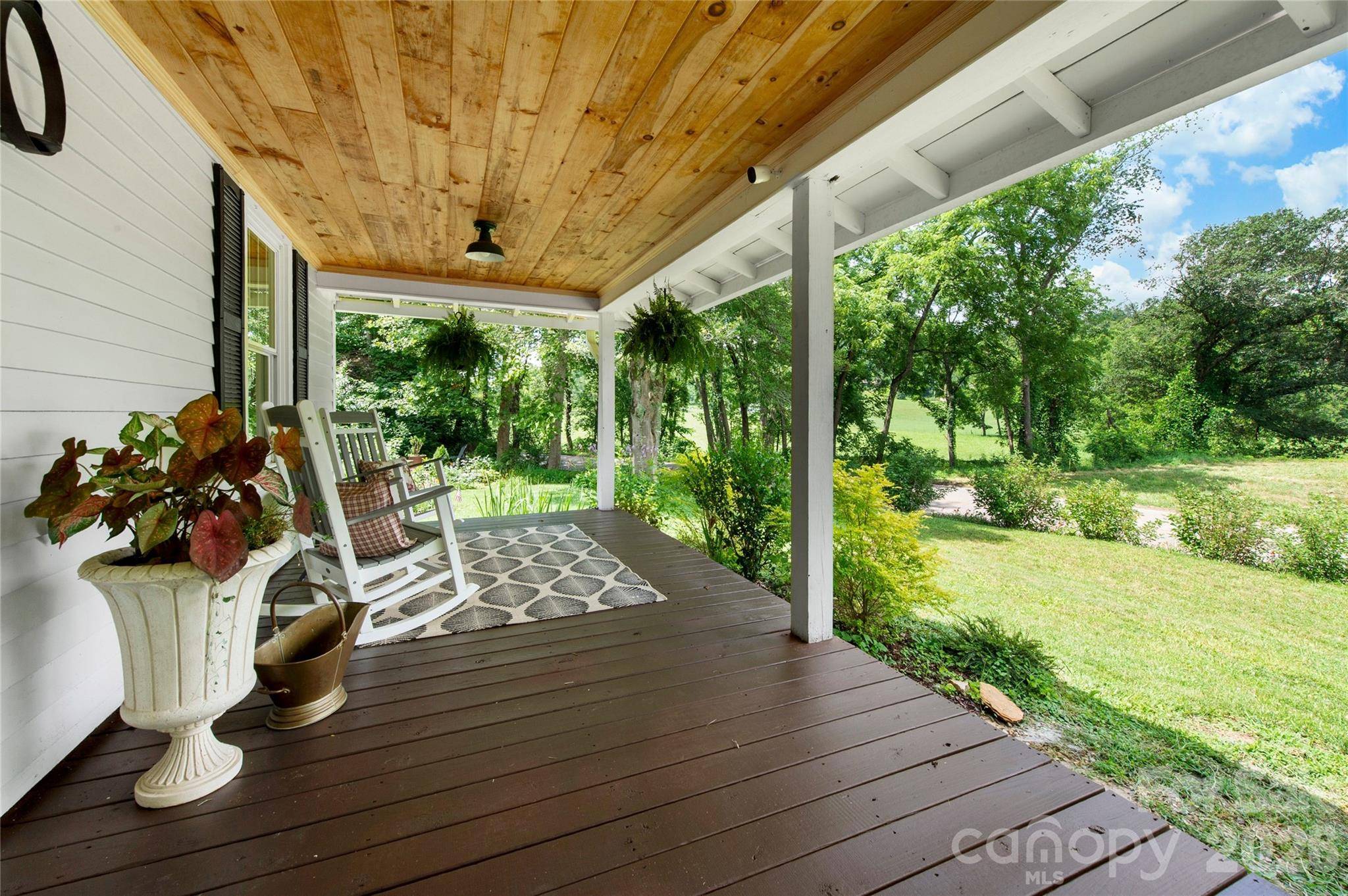 489 Turkey Creek RD, Leicester, NC 28748