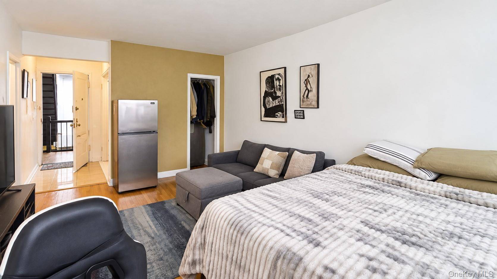 55A Ehrbar AVE #4C, Mount Vernon, NY 10552