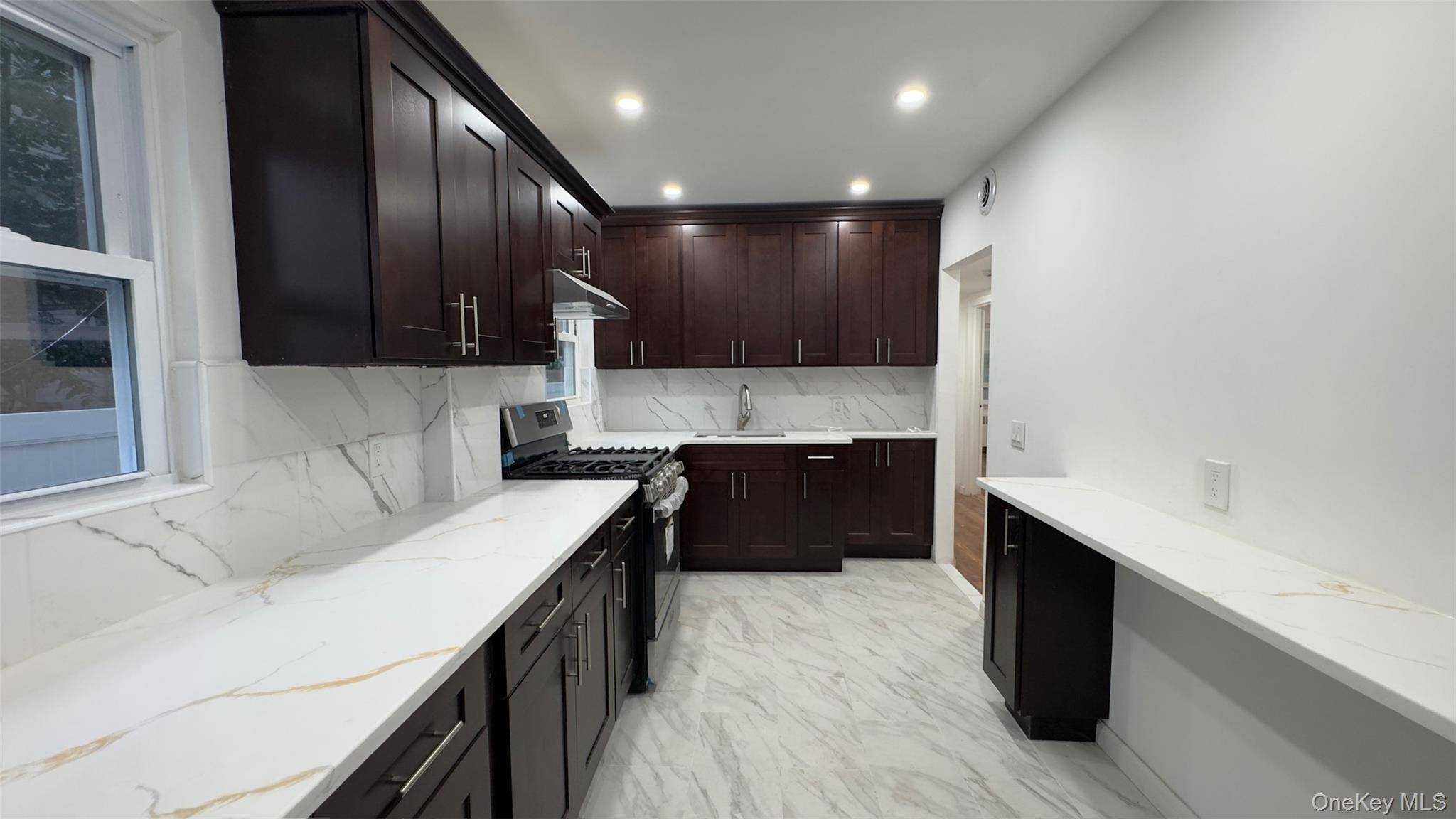 142 Green ST, Valley Stream, NY 11580