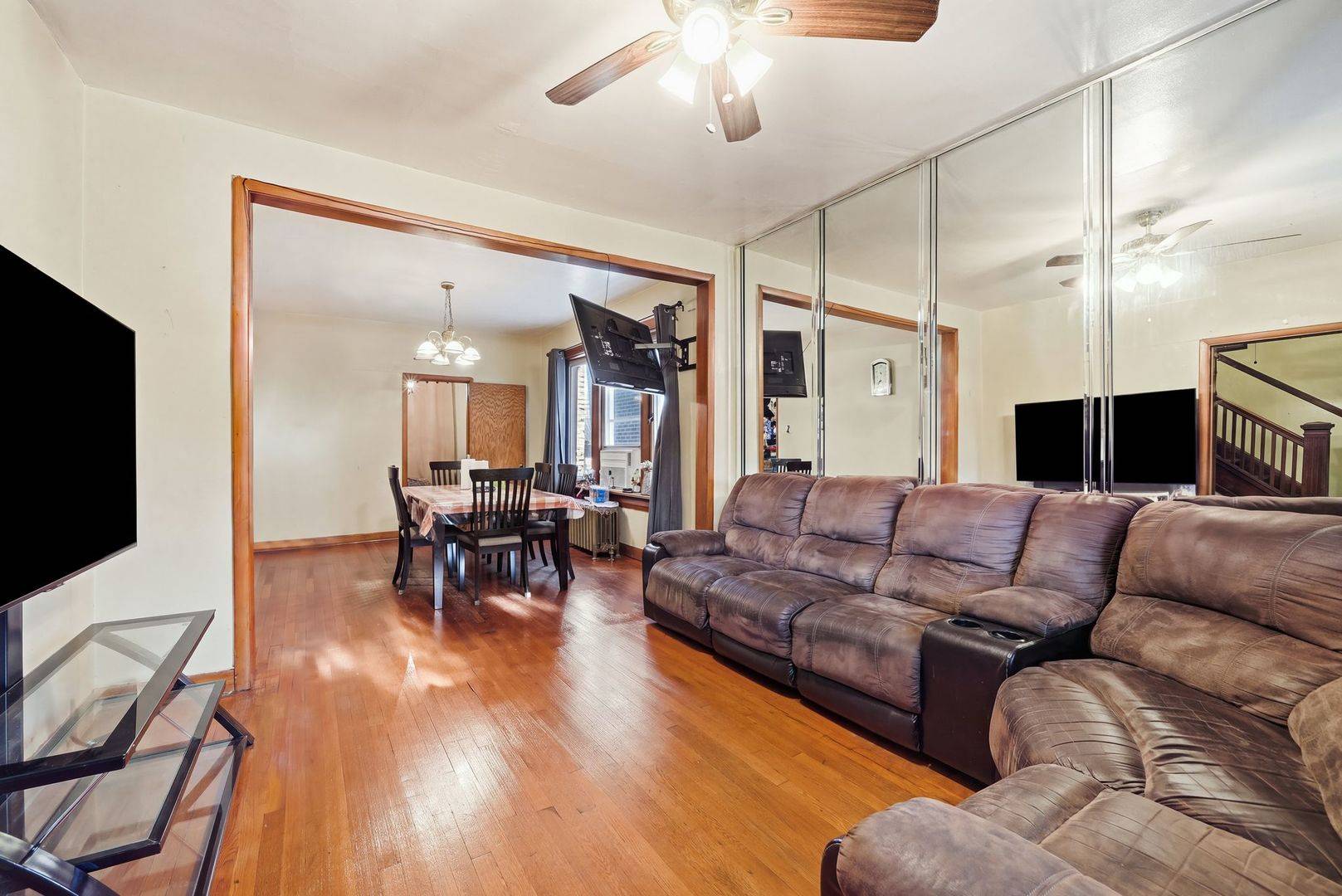 6435 S ARTESIAN AVE, Chicago, IL 60629