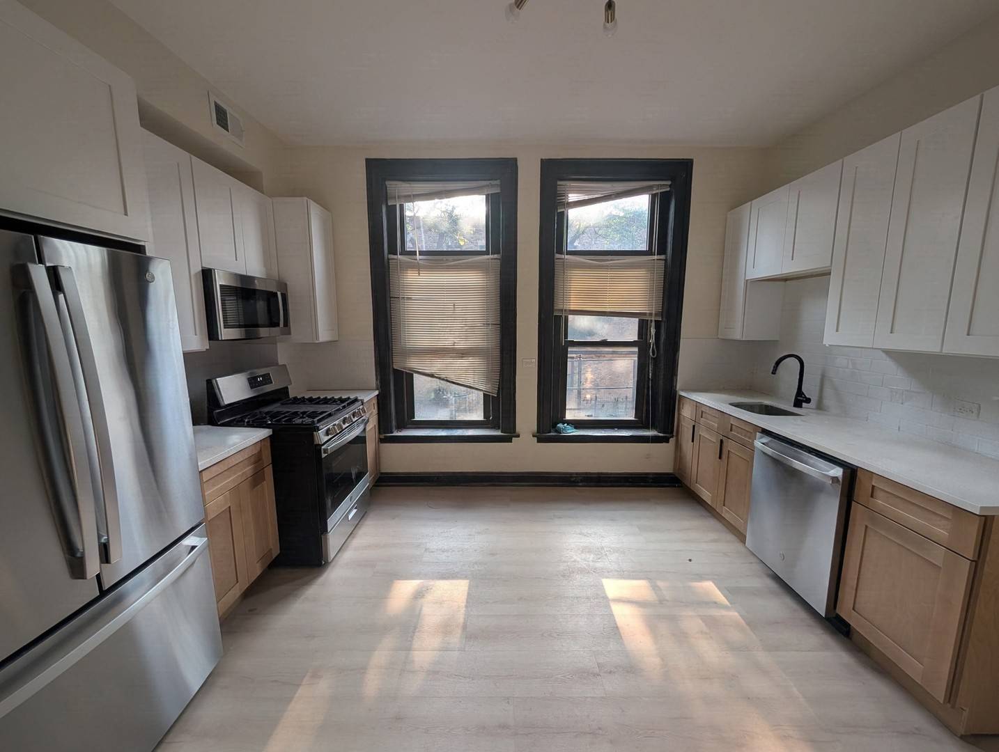 1481 W Erie ST #4F, Chicago, IL 60642