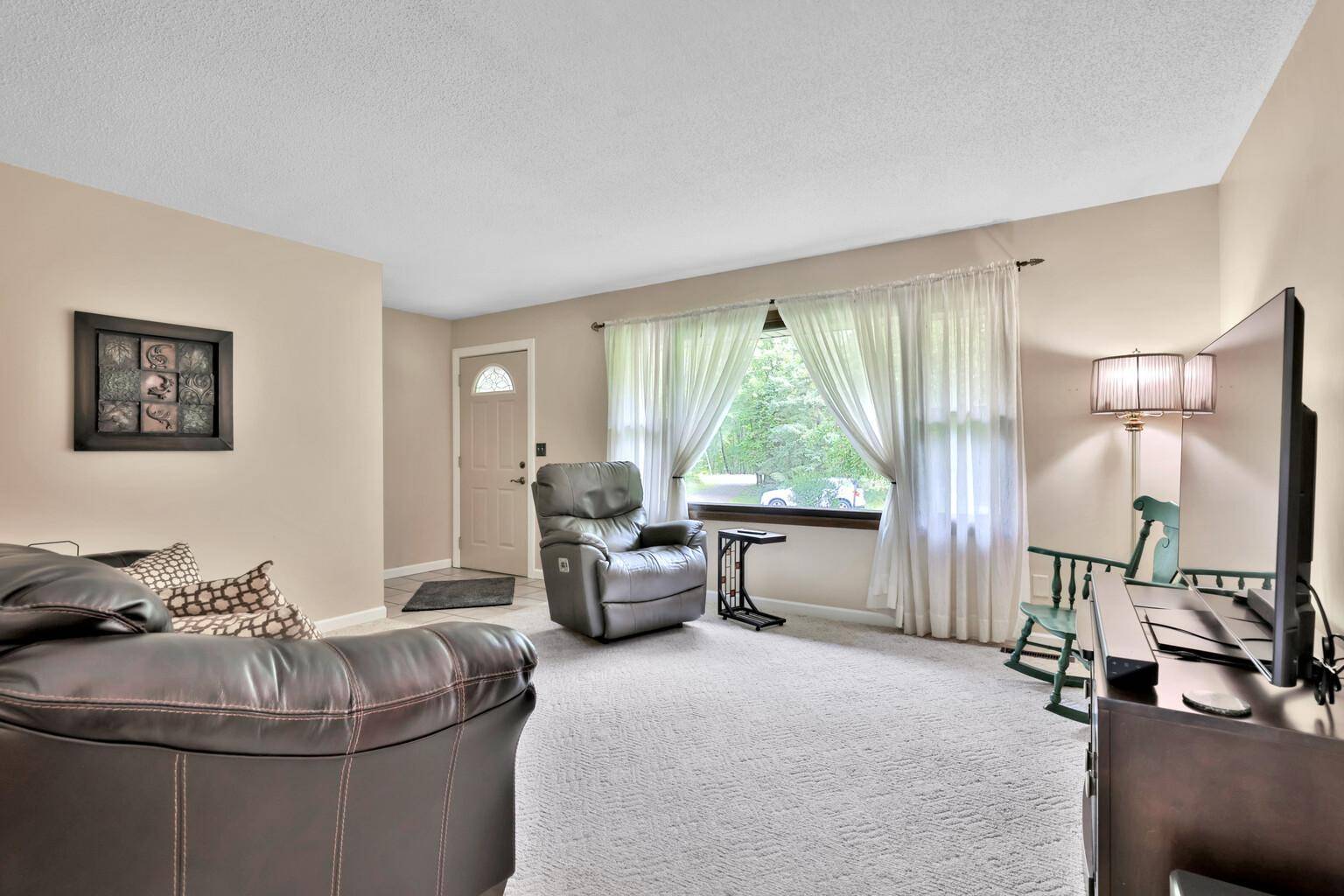 9755 Julep TRL N, Forest Lake, MN 55073