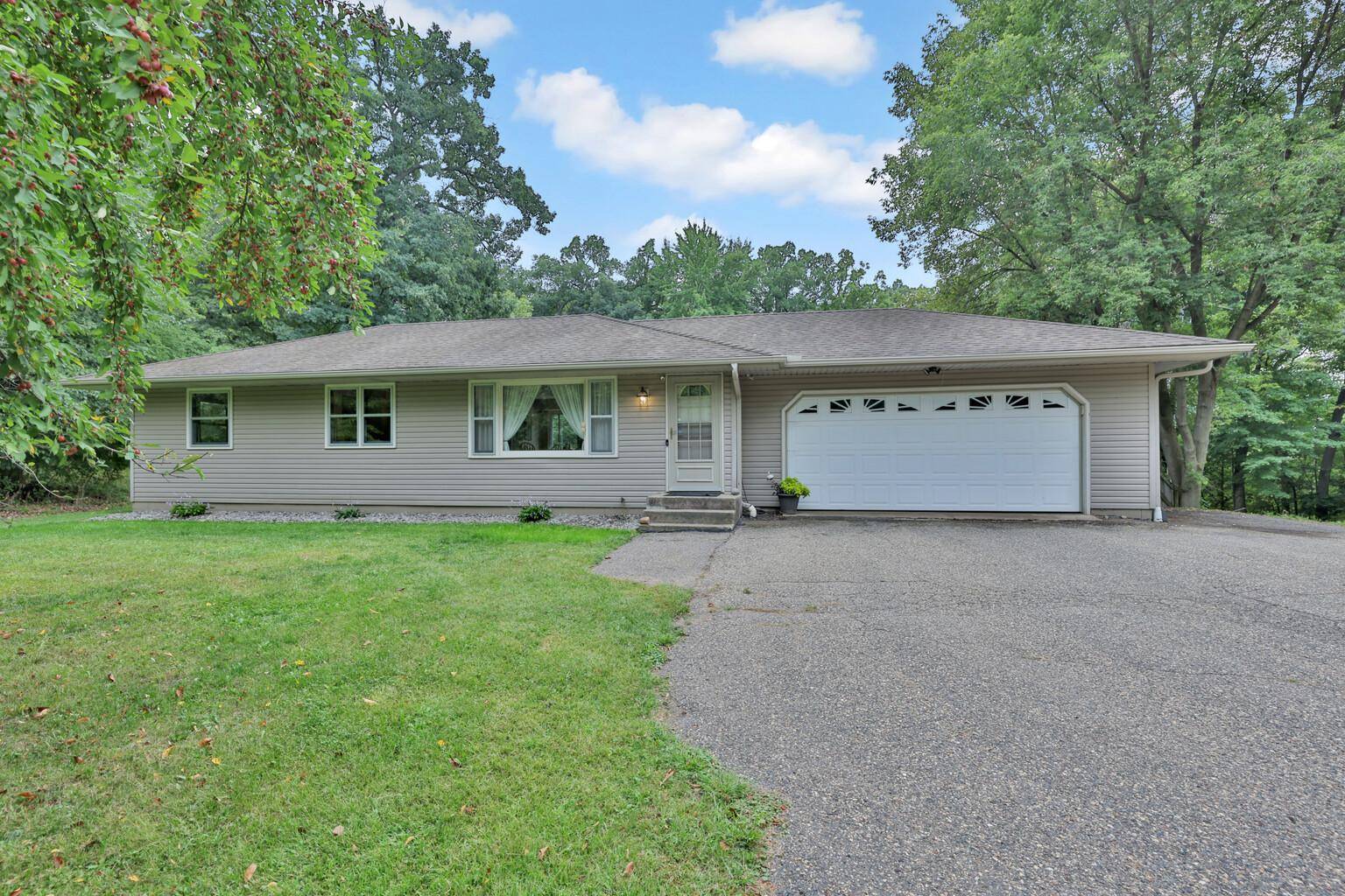 9755 Julep TRL N, Forest Lake, MN 55073