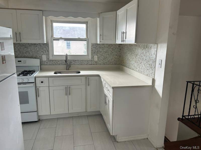 10425 215th ST, Queens Village, NY 11429