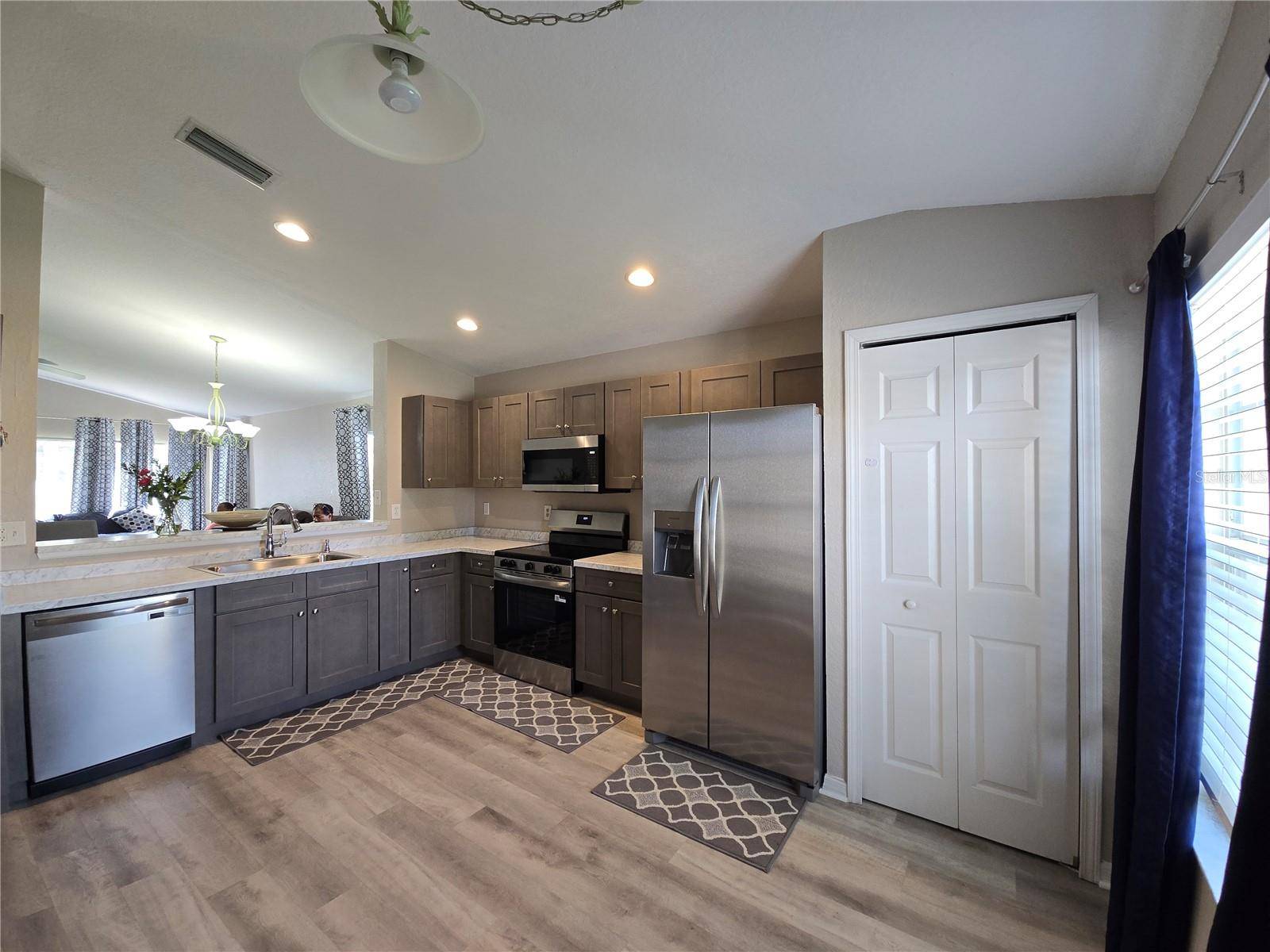 11422 MOUNTAIN BAY DR, Riverview, FL 33569