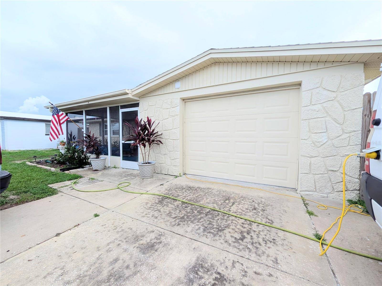 3748 REDWOOD DR, Holiday, FL 34691