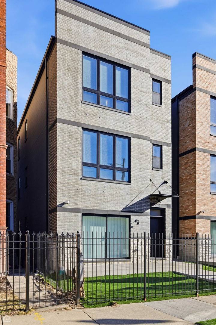 4739 S Indiana AVE #2, Chicago, IL 60615