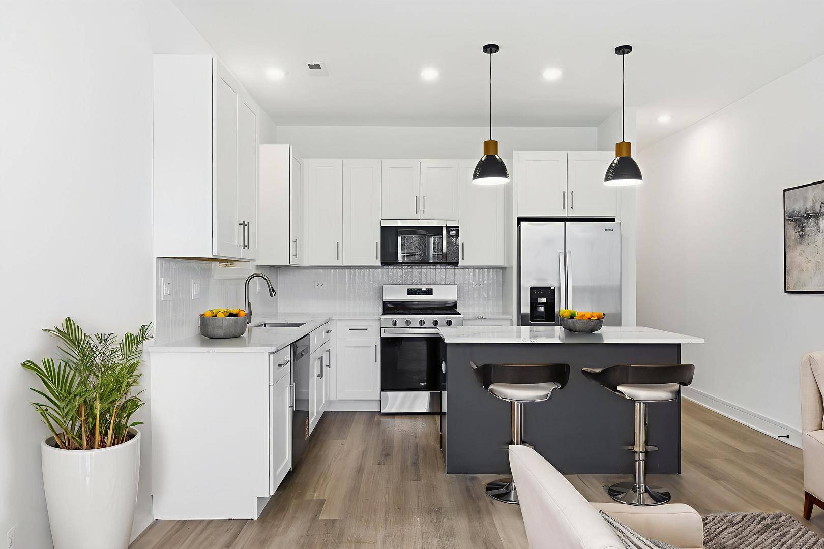 4739 S Indiana AVE #3, Chicago, IL 60615