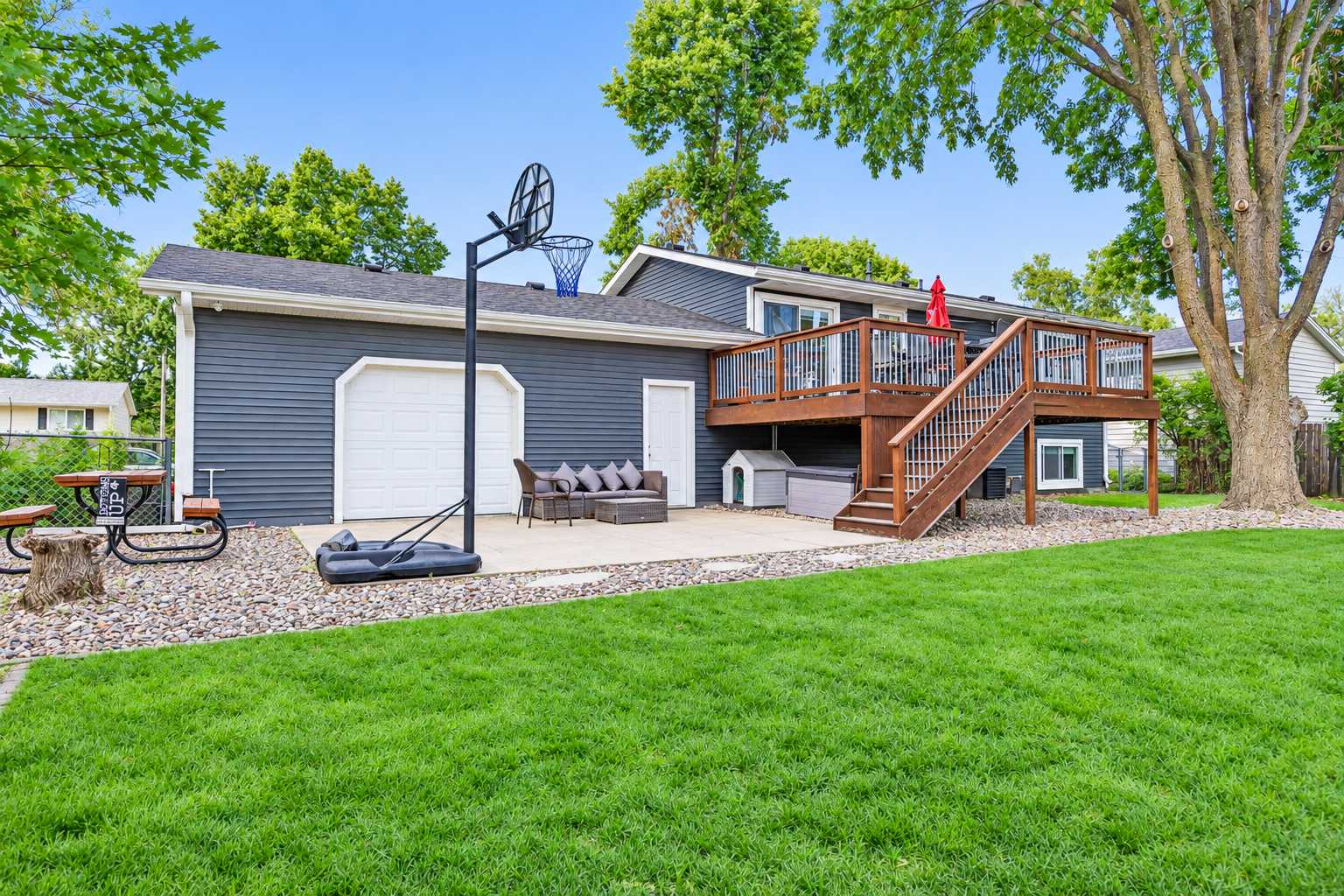 10225 99th AVE N, Maple Grove, MN 55369