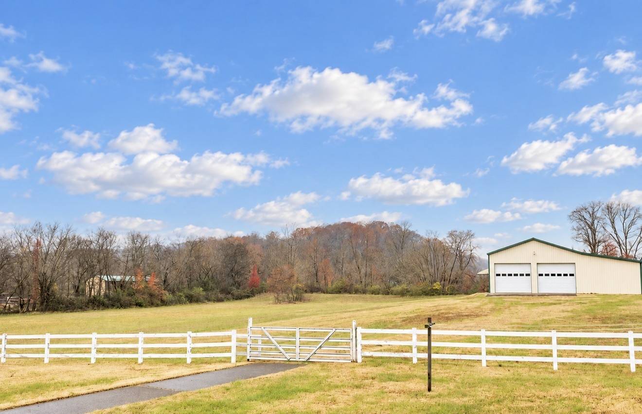 1041 Sandy Valley Rd, Hendersonville, TN 37075