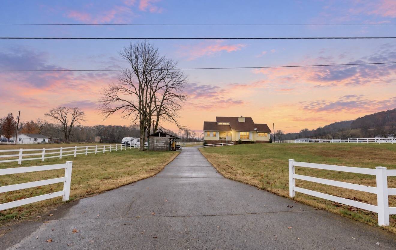 1041 Sandy Valley Rd, Hendersonville, TN 37075