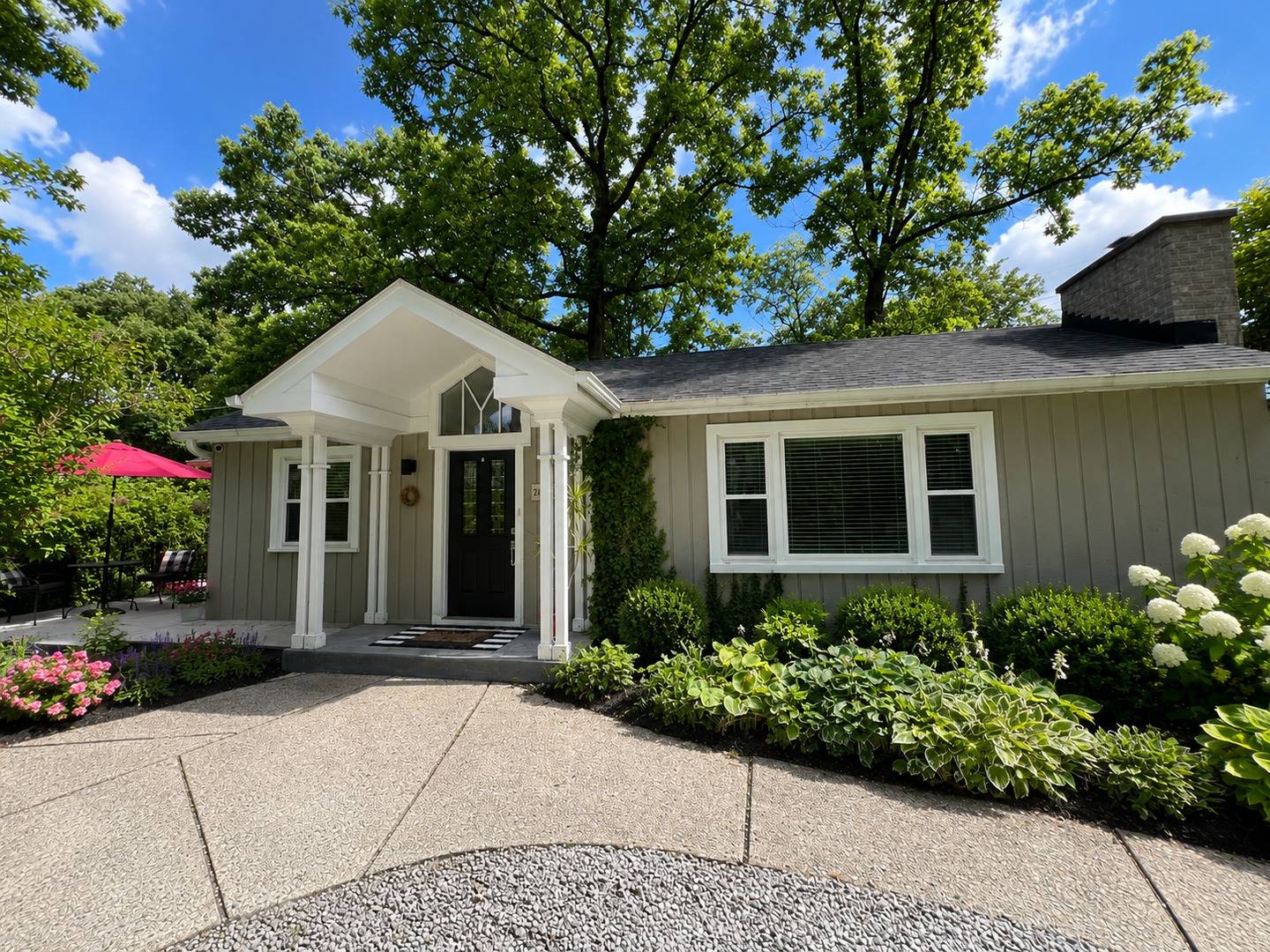 21W363 Walnut RD, Glen Ellyn, IL 60137