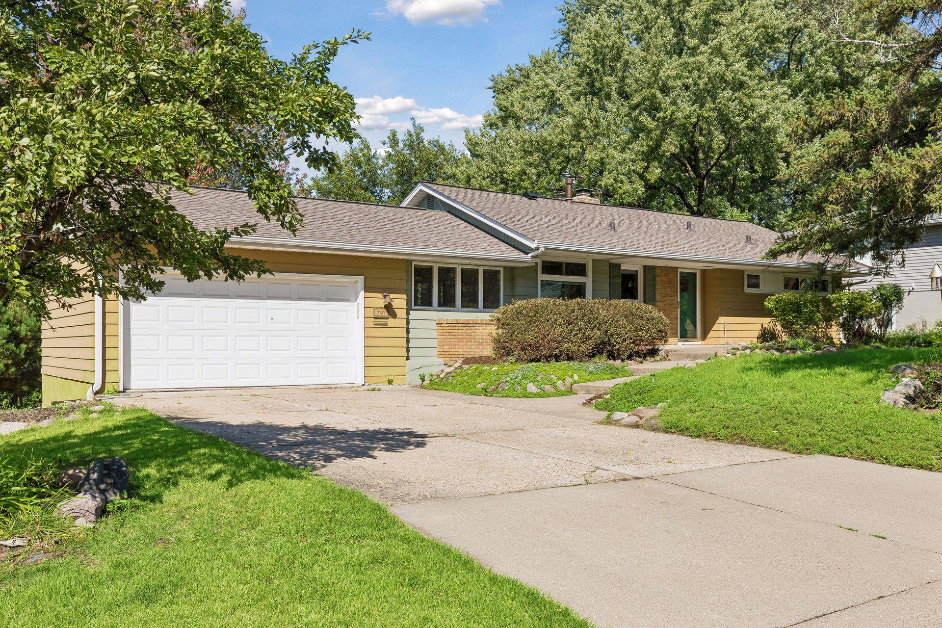 2131 Perry AVE N, Golden Valley, MN 55422