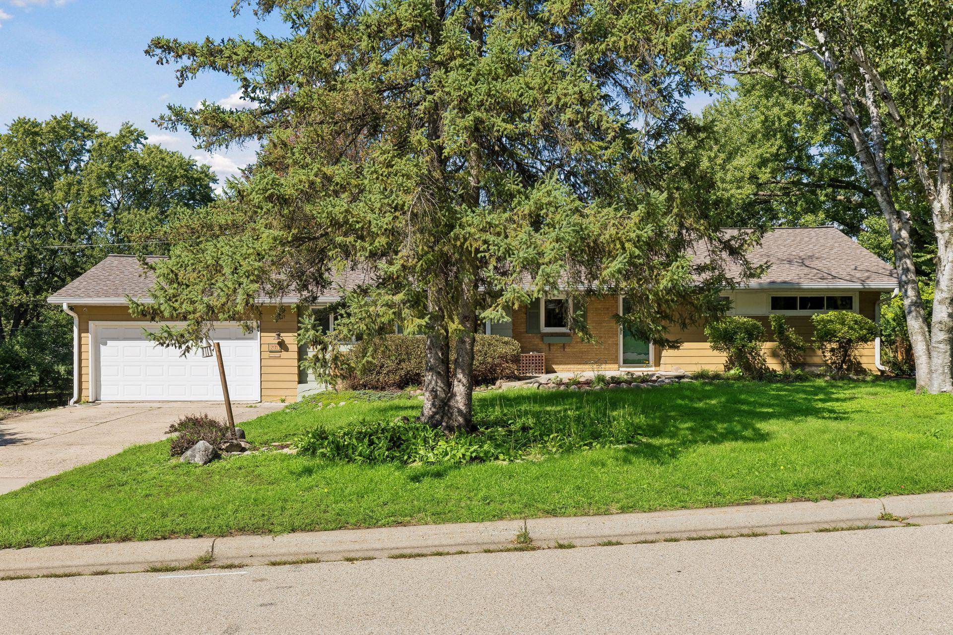 2131 Perry AVE N, Golden Valley, MN 55422