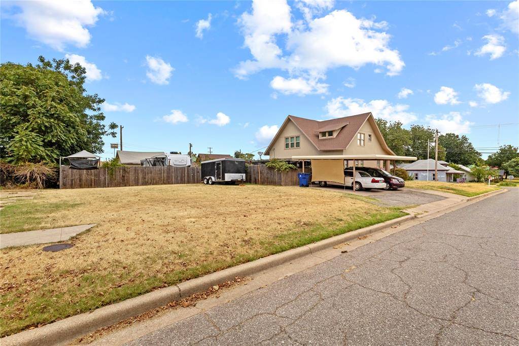 312 SW 3rd ST, Anadarko, OK 73005